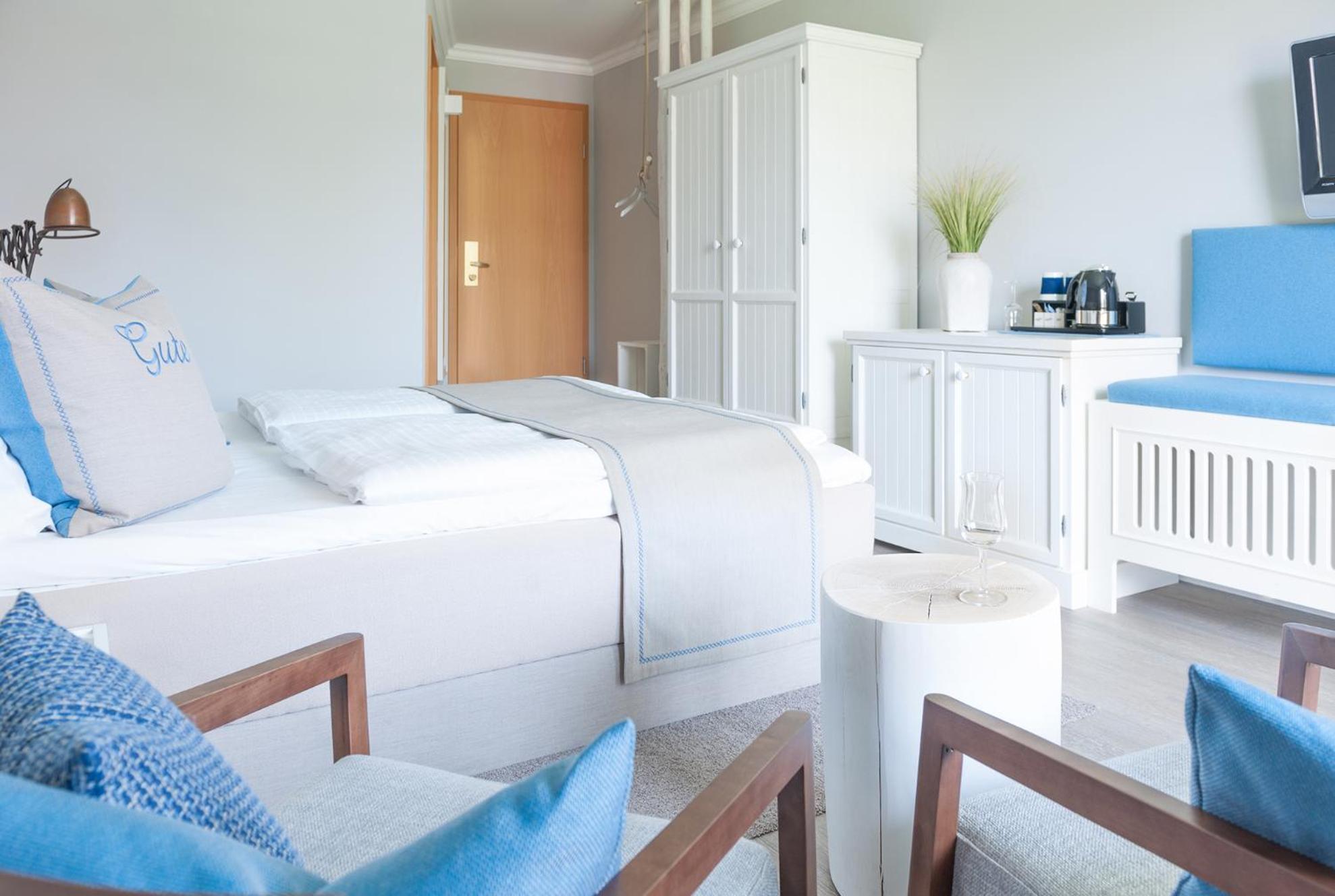 Single Room with Balcony photo 2