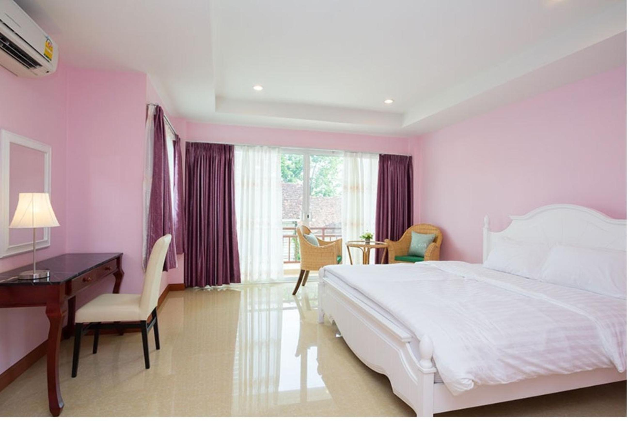 Deluxe Double Room photo 3