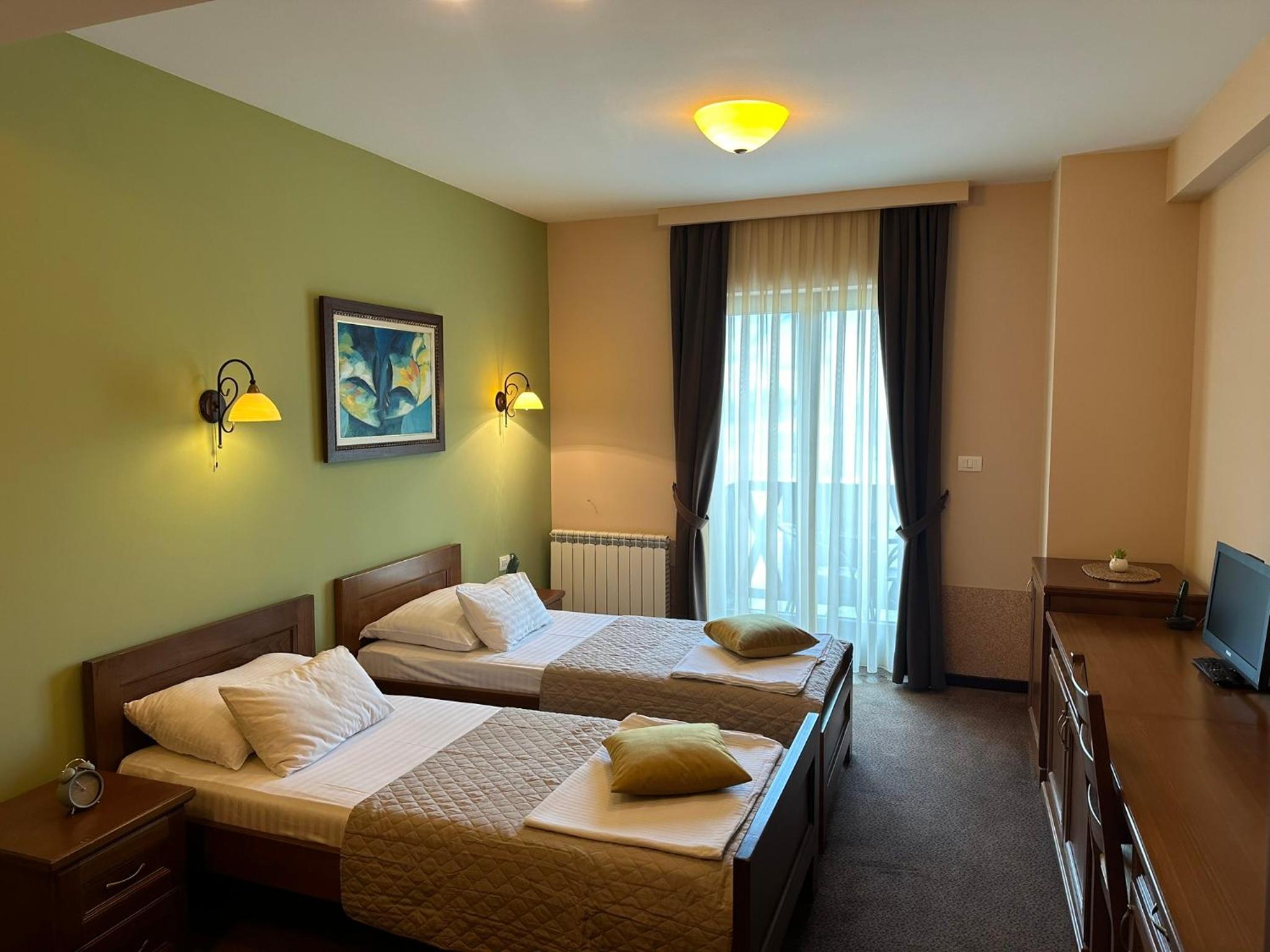 Double or Twin Room - Photo 3