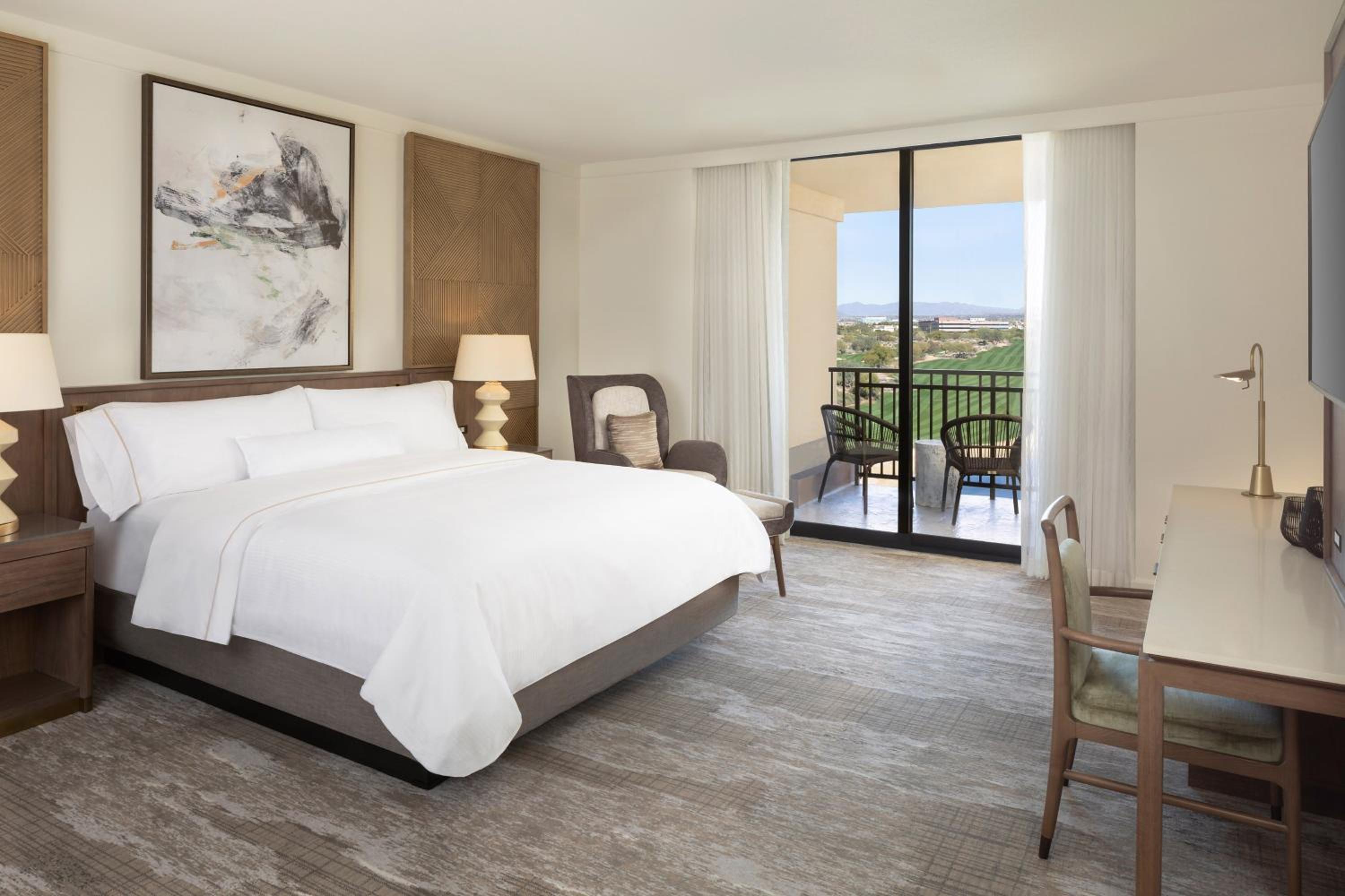 1 Bedroom Presidential Suite, Golf view thumbnail 5