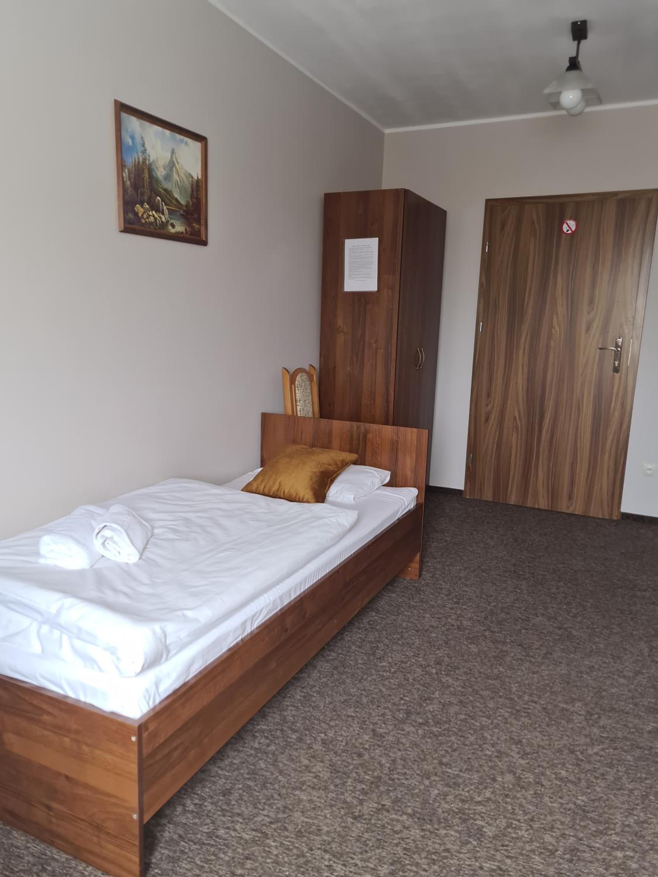 Triple Room with Bathroom - Photo 6