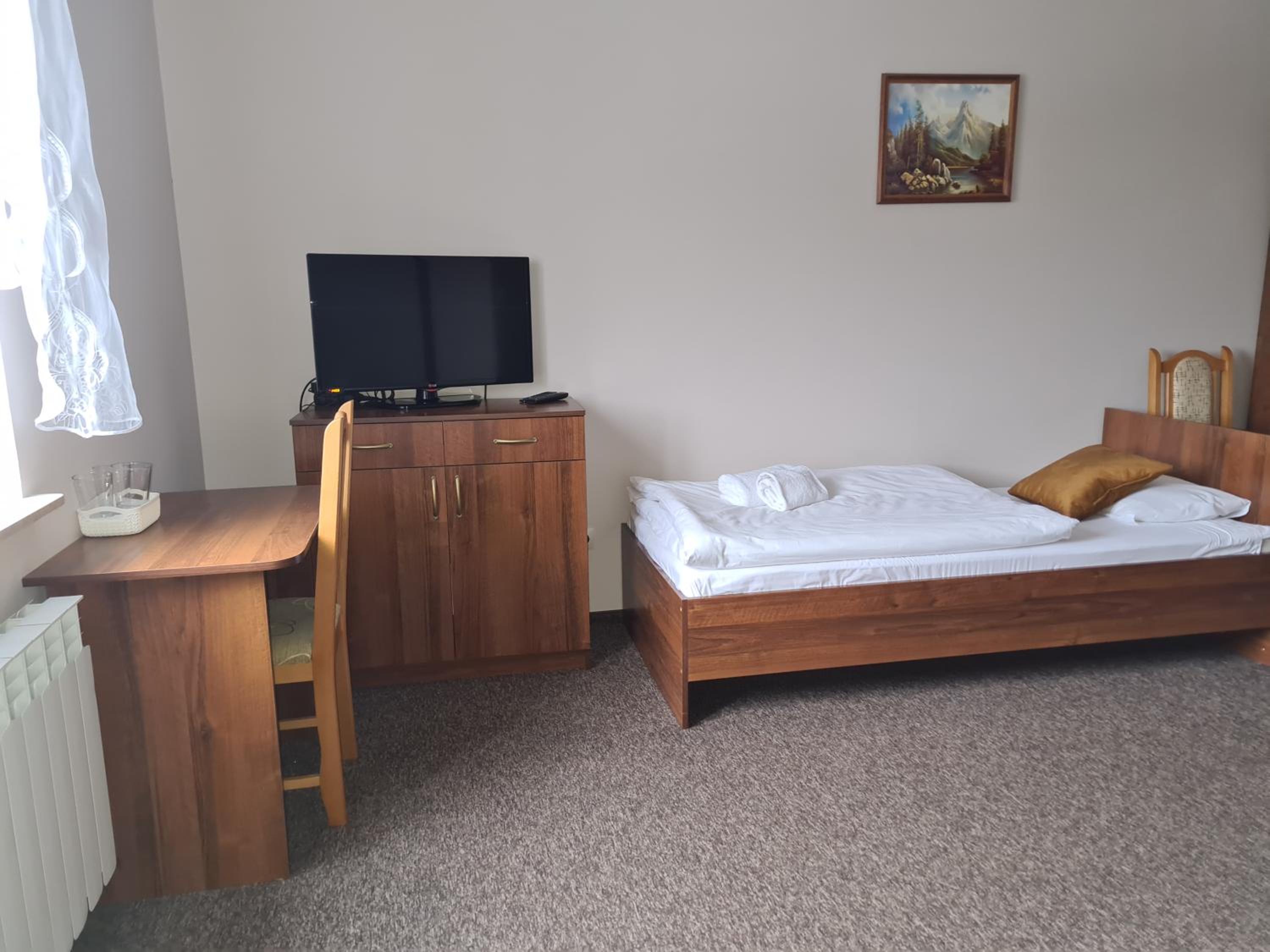 Triple Room with Bathroom - Photo 2