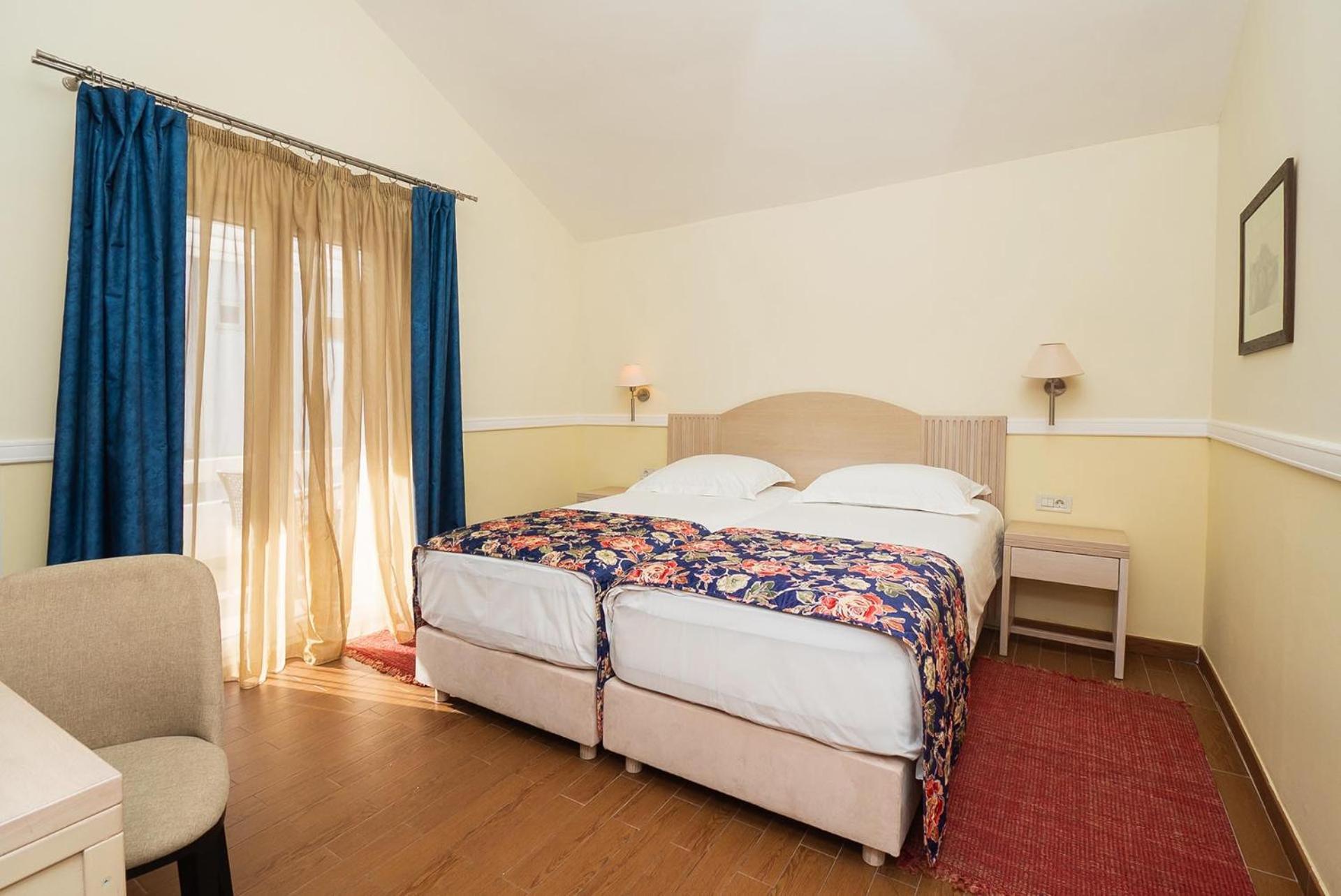 Two-Bedroom Apartment with Balcony (4 adults + 3 children)