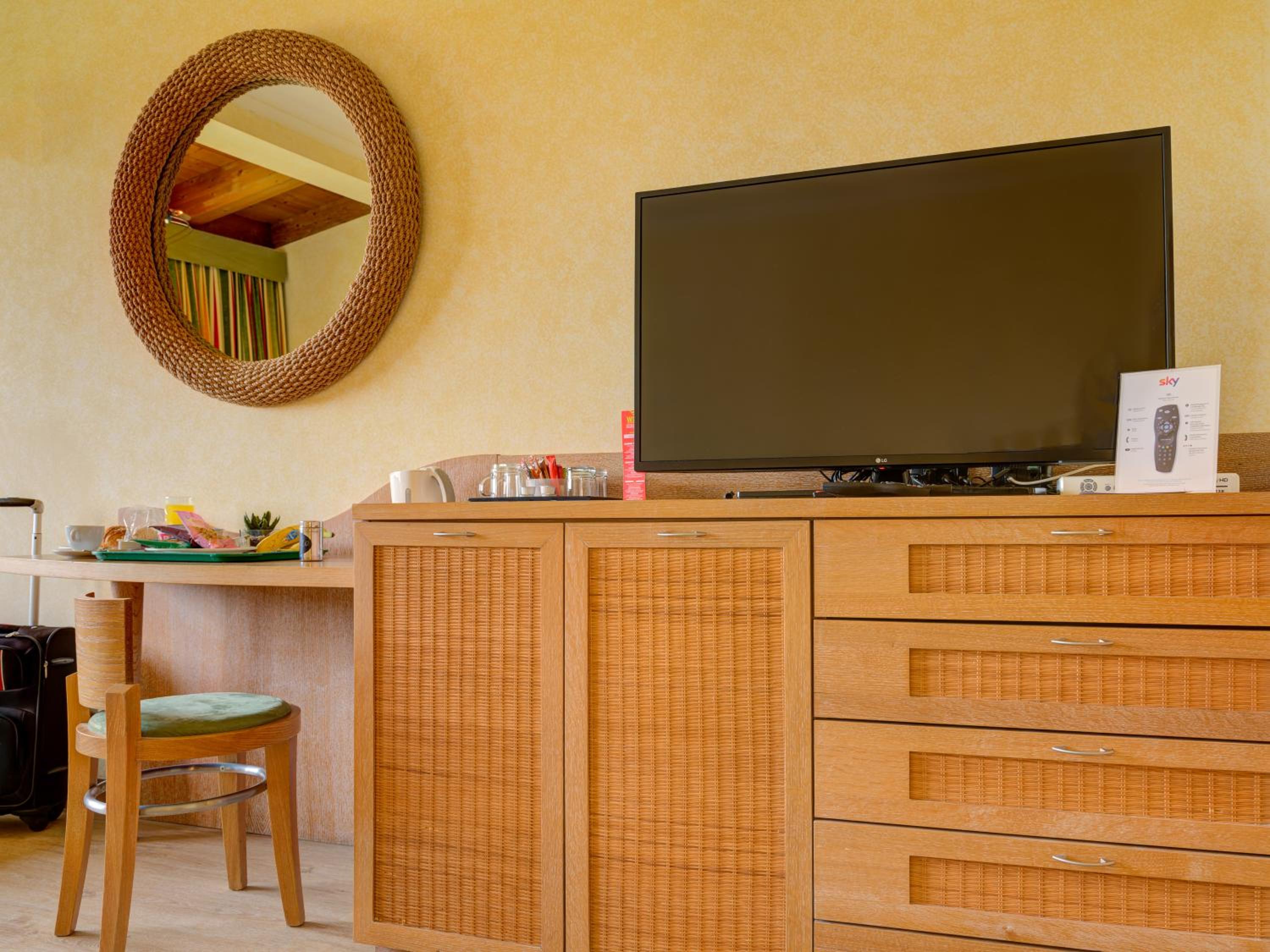 Superior Twin or Double Room - Photo 2
