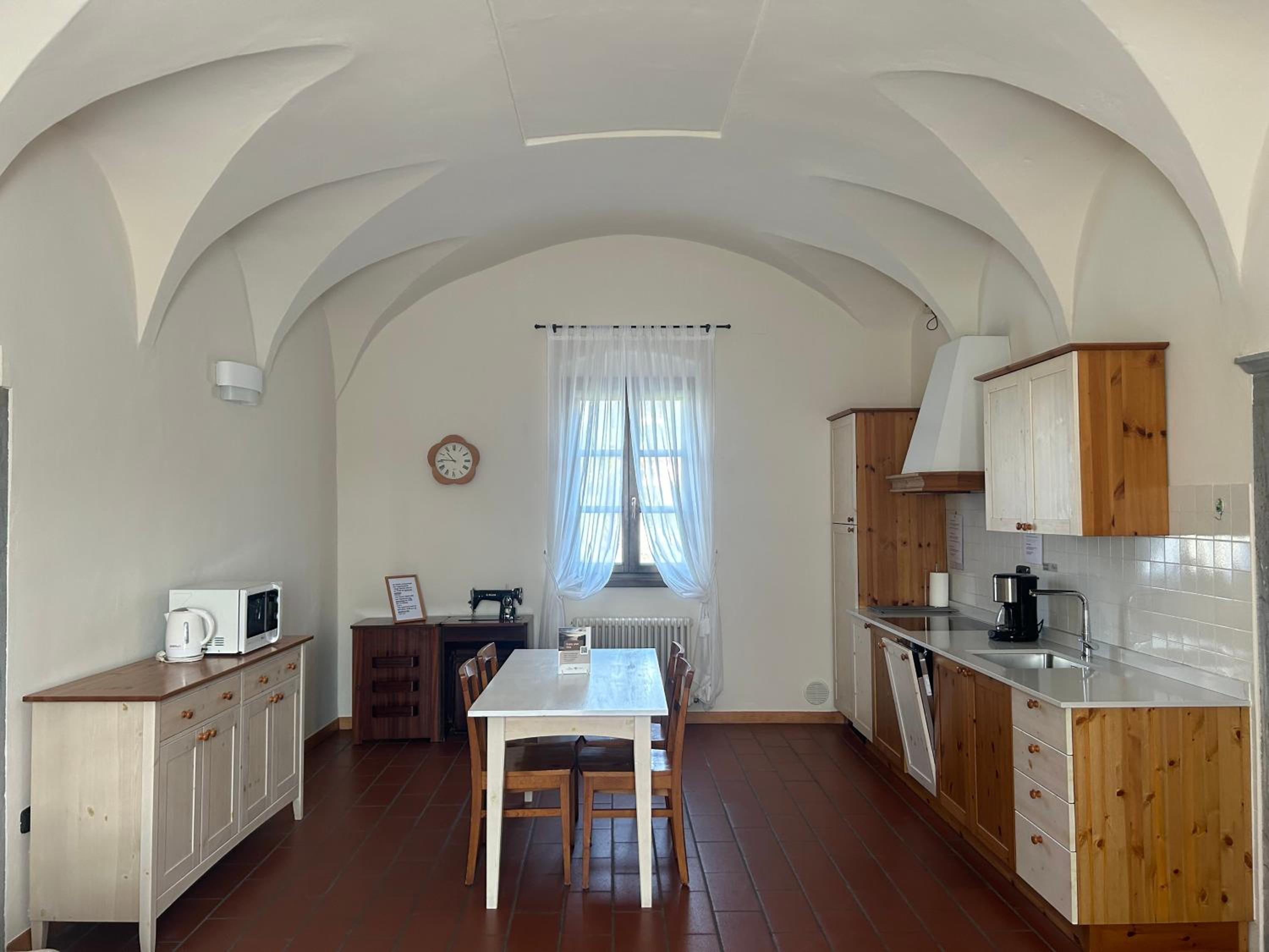 One-Bedroom Apartment photo 3