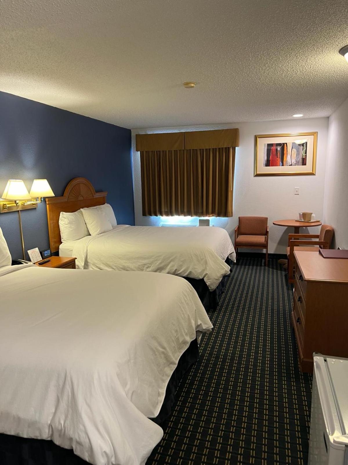 Queen Room with Two Queen Beds - Non-Smoking