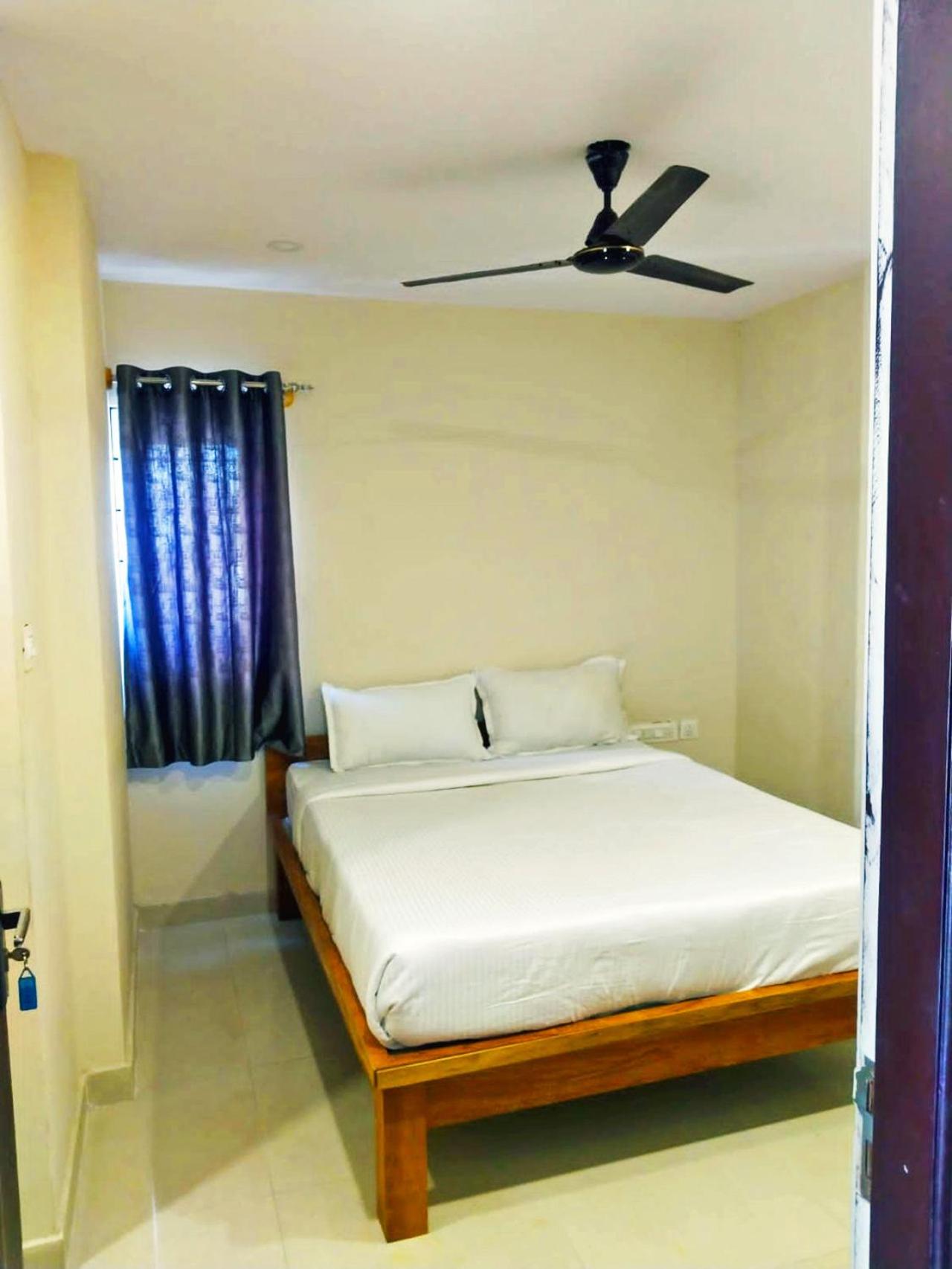 Deluxe Double Room - Photo 9