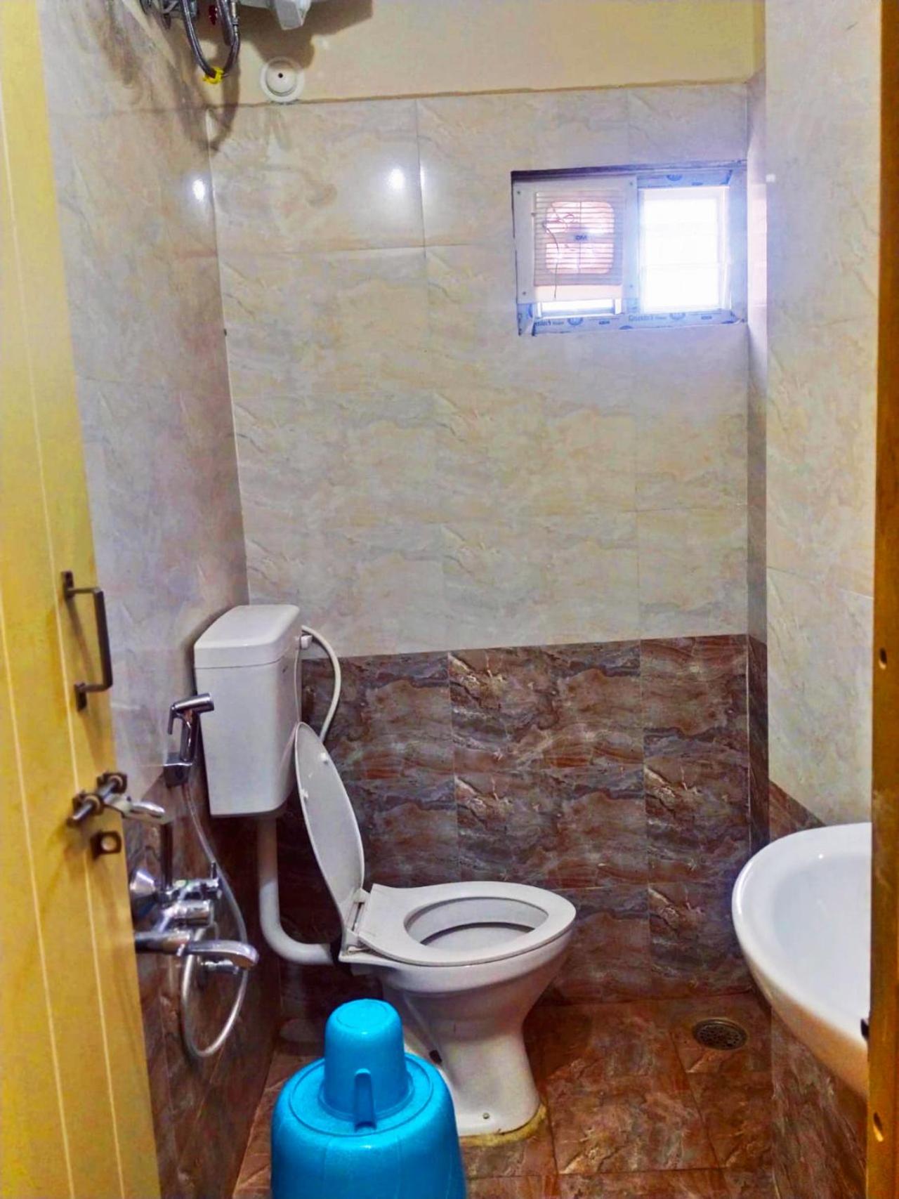 Standard Double Room with Fan - Photo 6