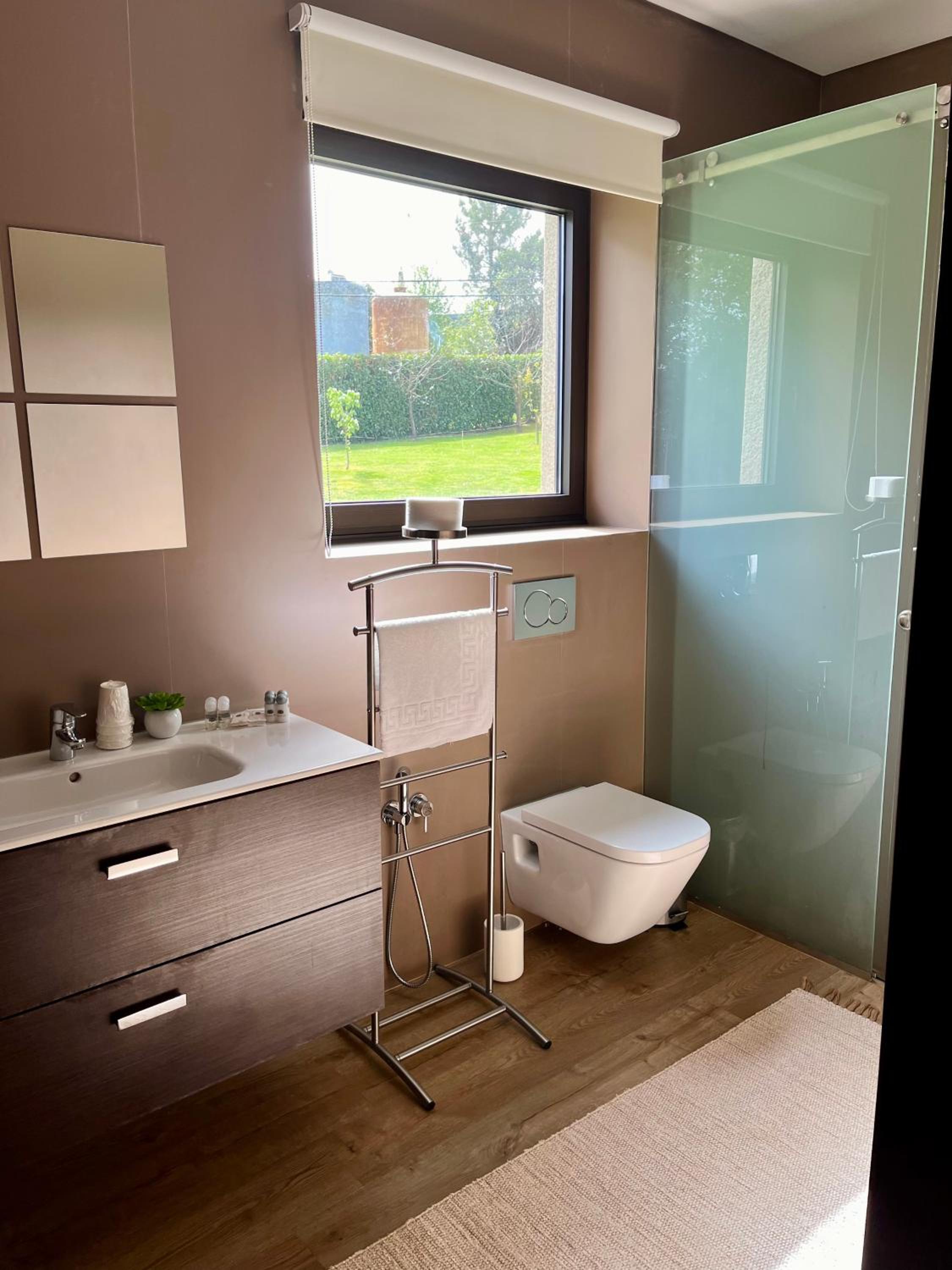 Suite with Mountain View - Photo 9