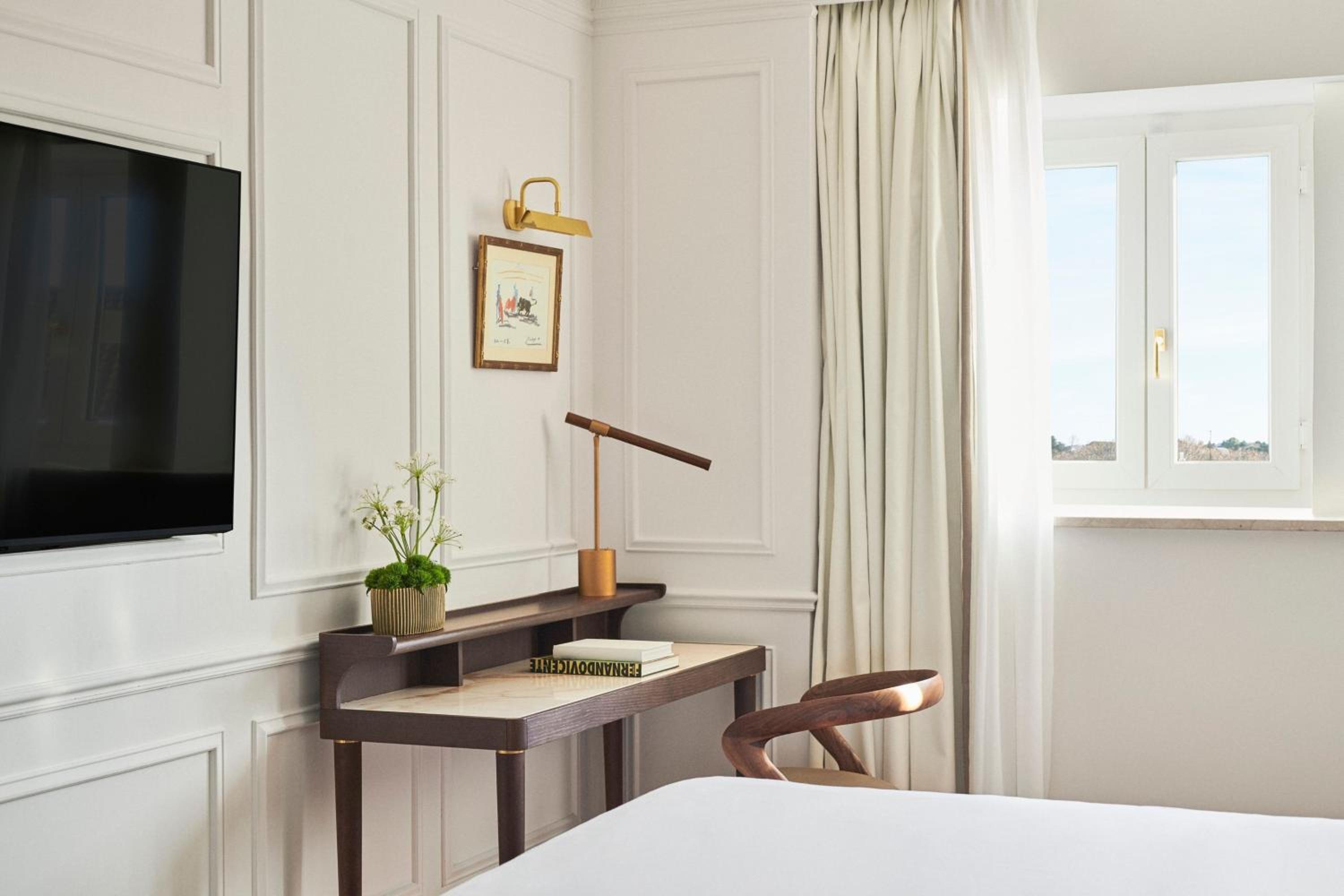 Palace Suite - Photo 7