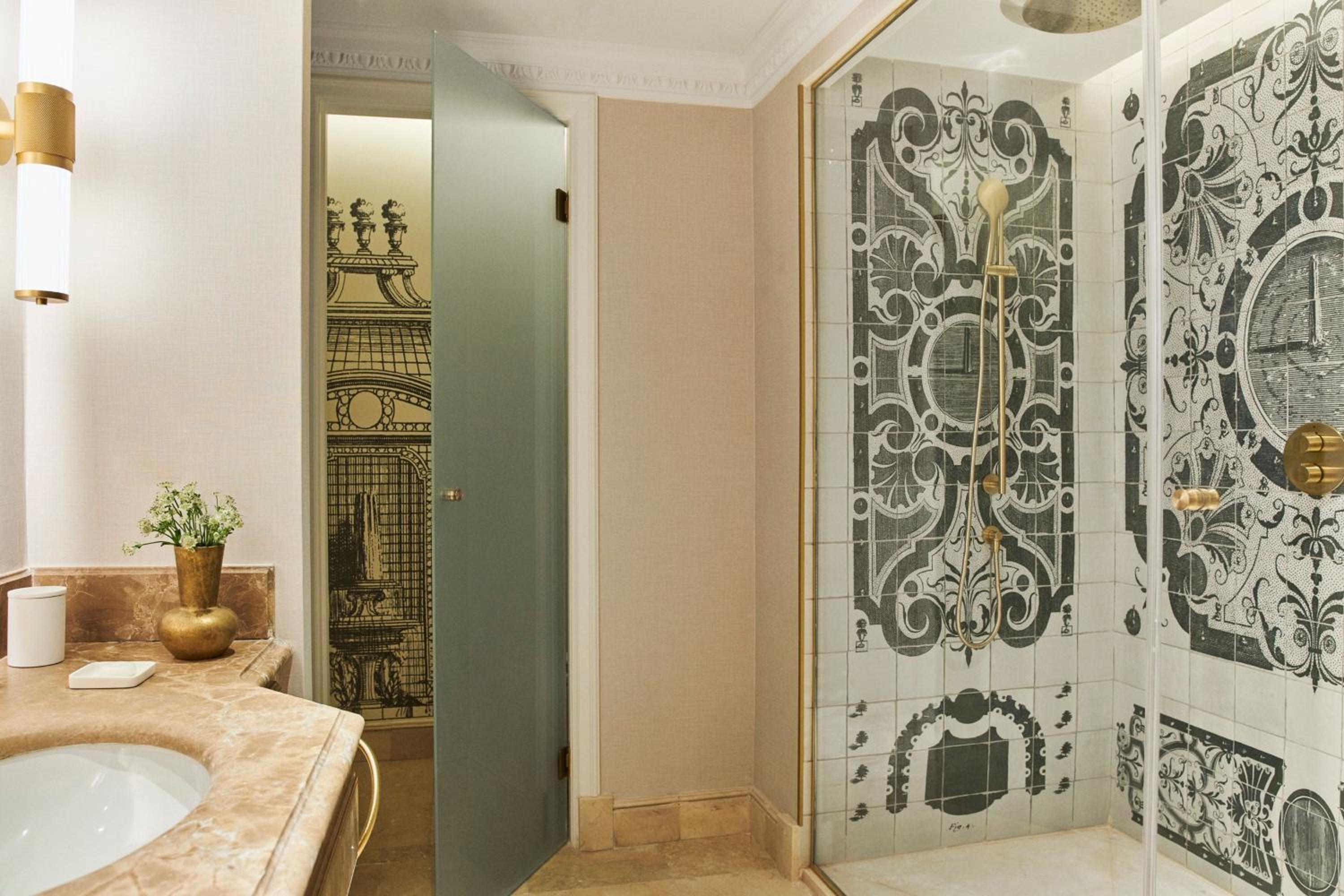 Palace Suite - Photo 14