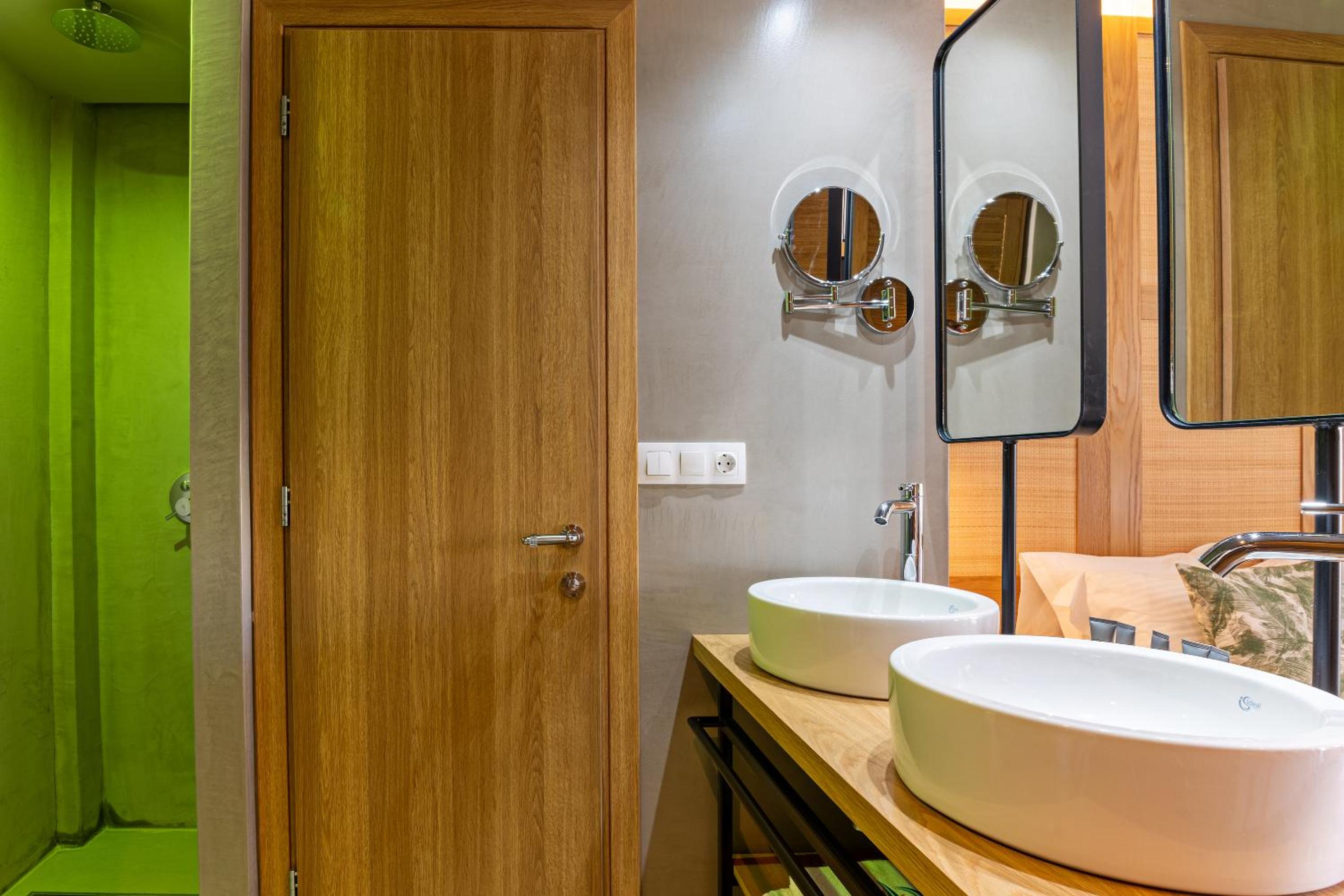 Junior Suite with Side Sea View photo 3