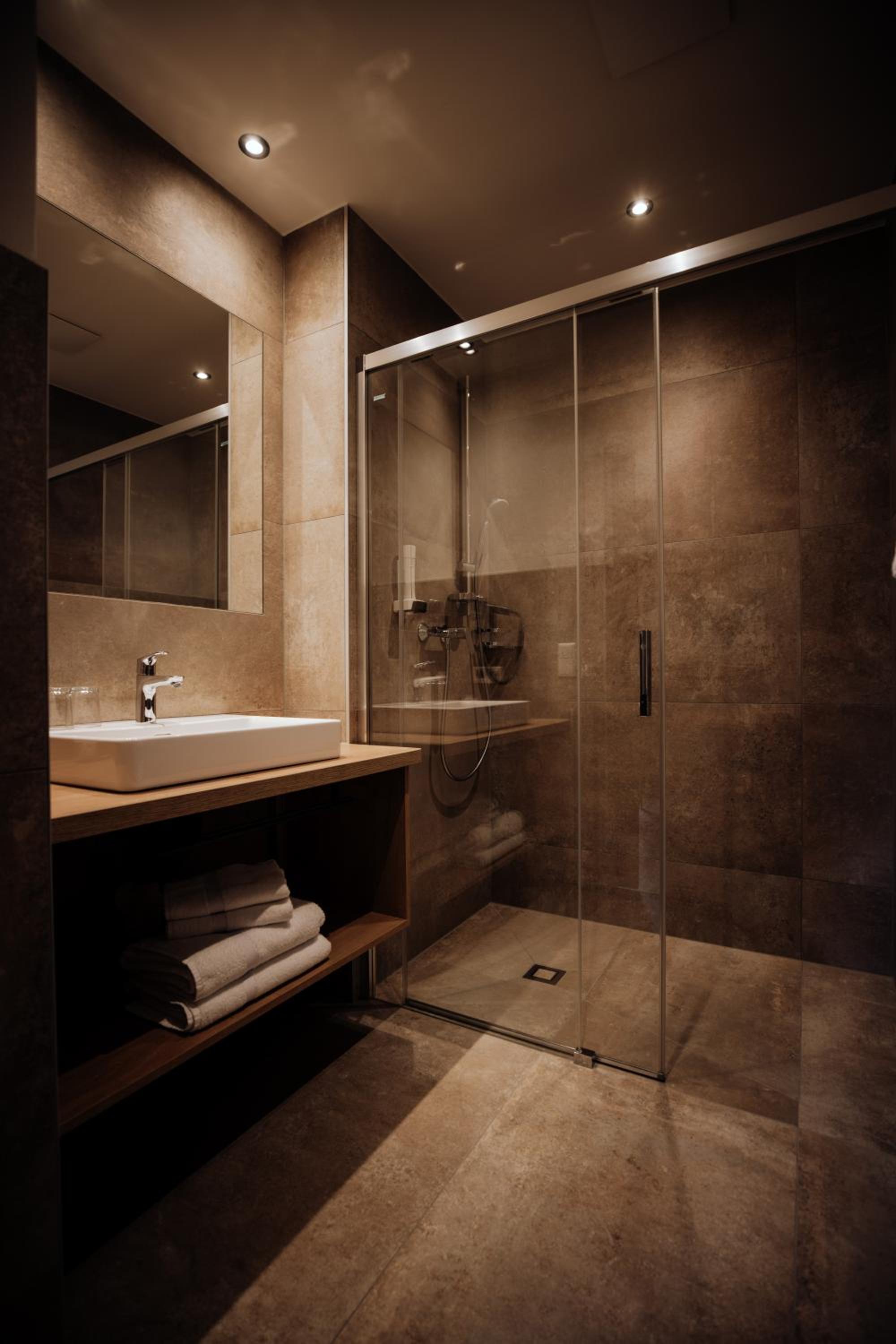 Double Room with Balcony (2 Adults + 1 Child) photo 3