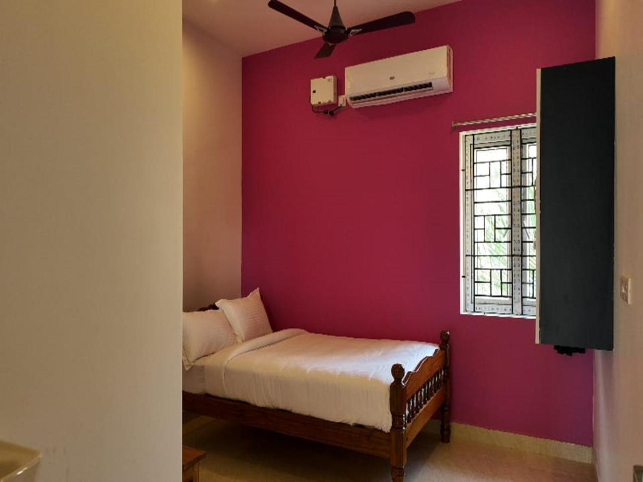 Deluxe King Room photo 3