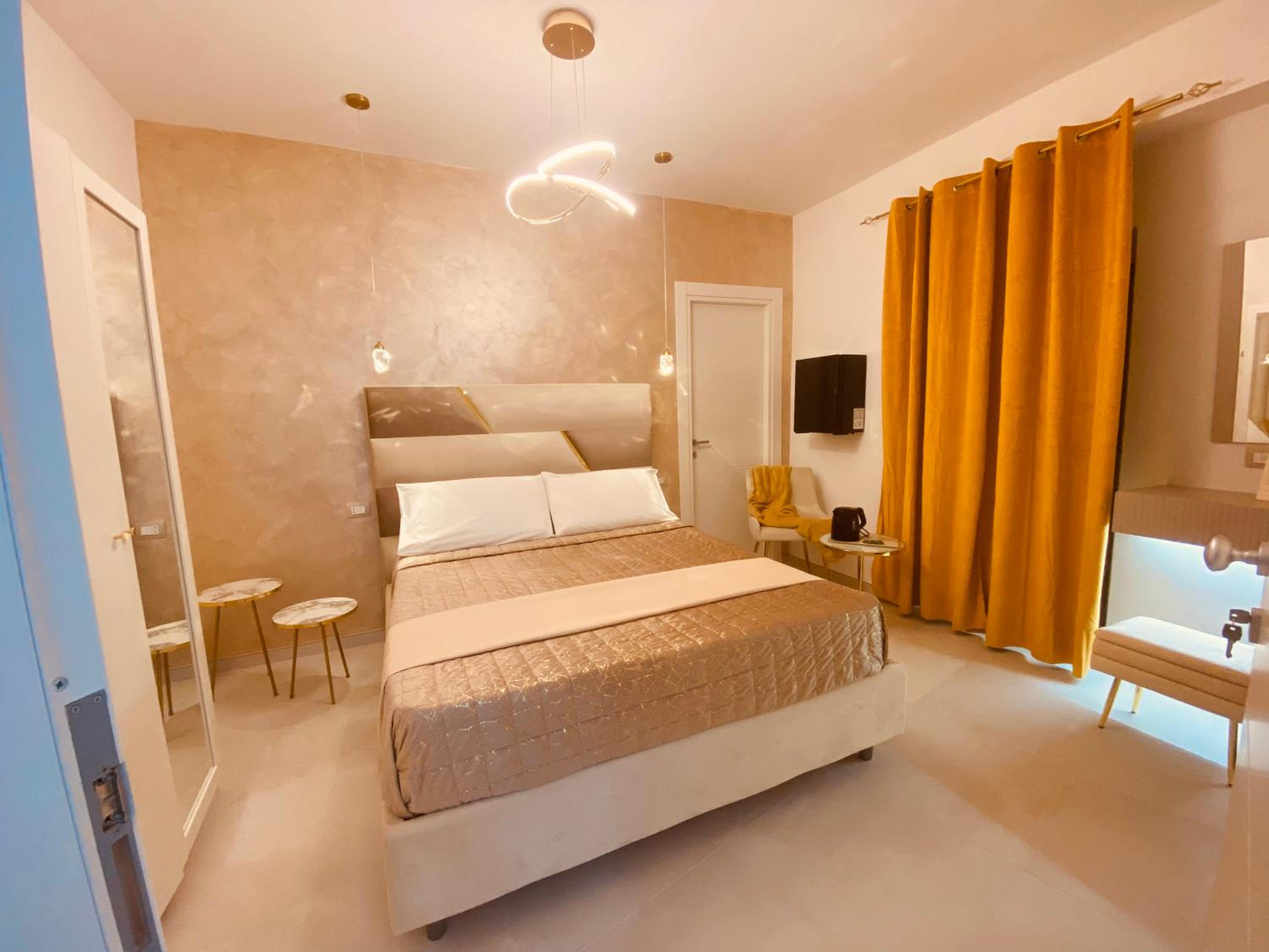 Queen Room with Spa Bath