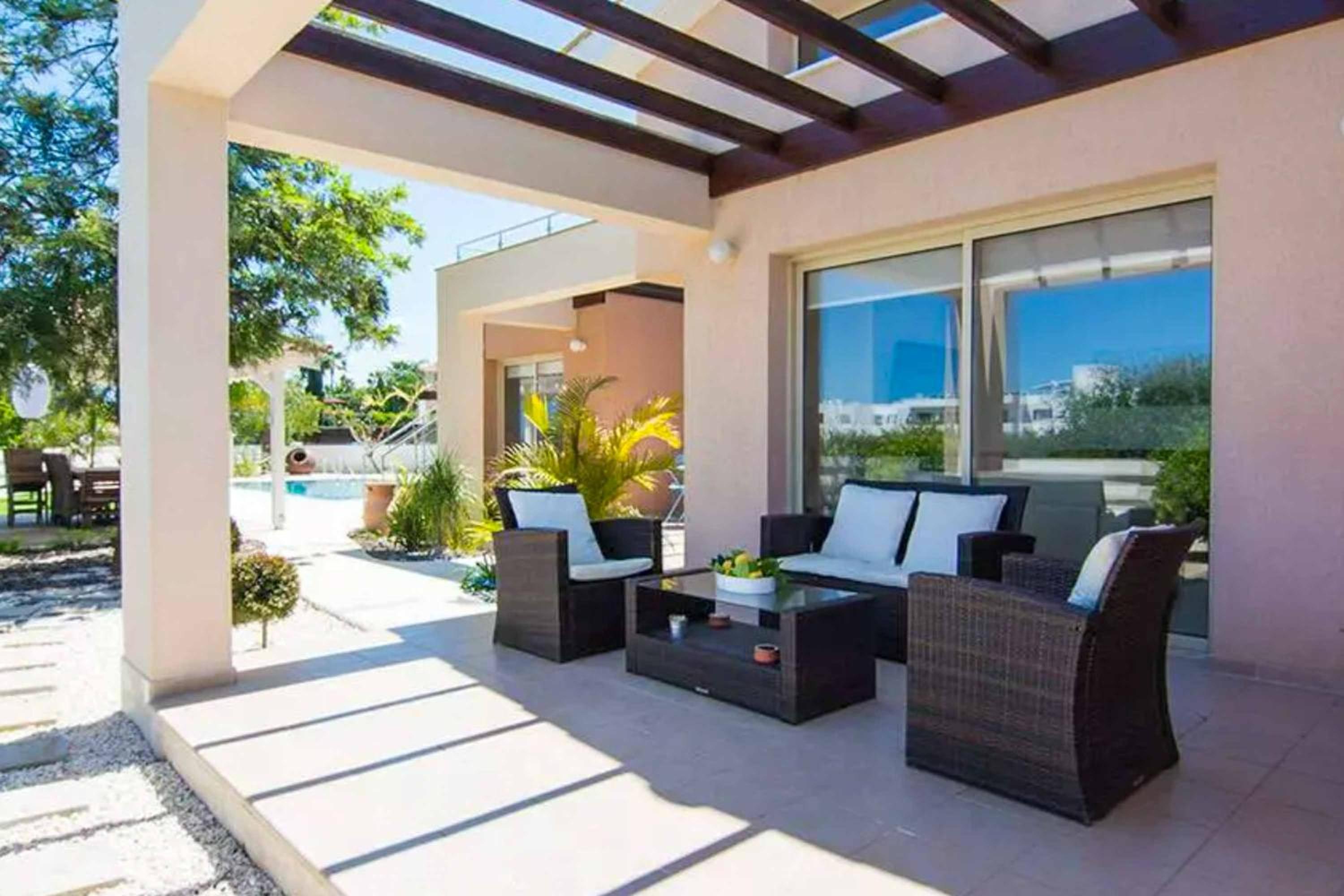 Villa photo 3