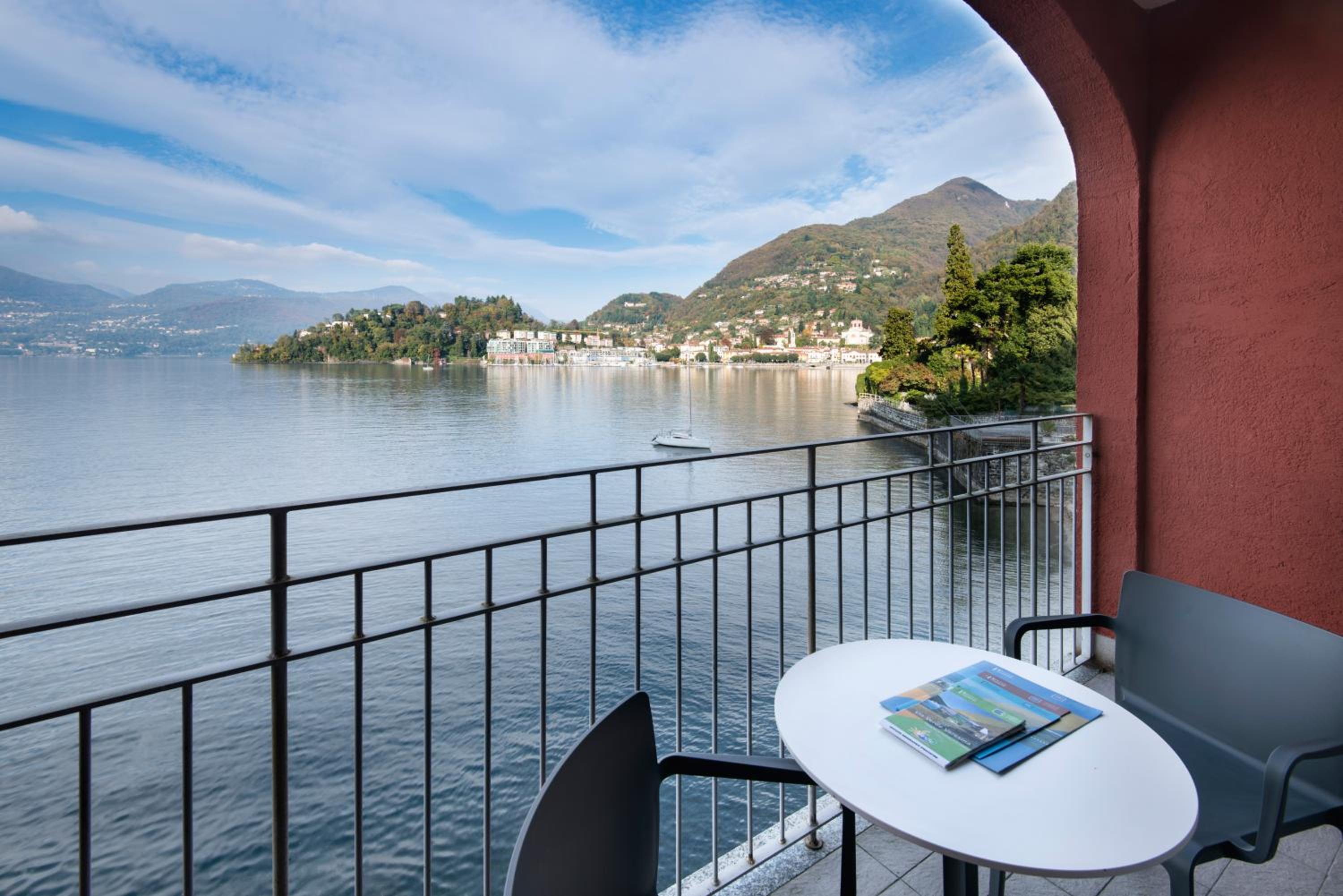 Deluxe Superior Double Room with Terrace and Lake View - Photo 5