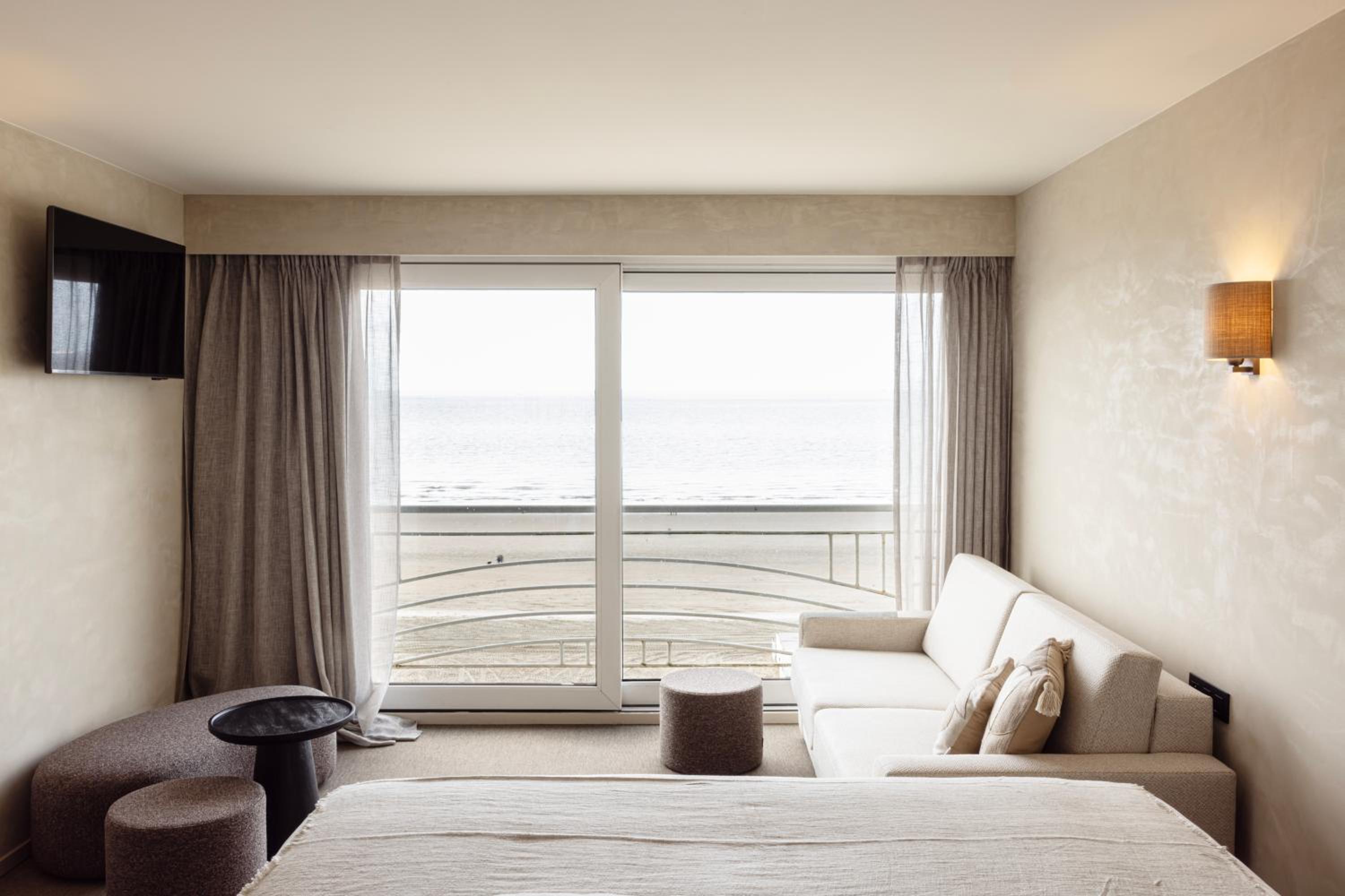 Deluxe Double Room with Sea View - Pet Free Room photo 3