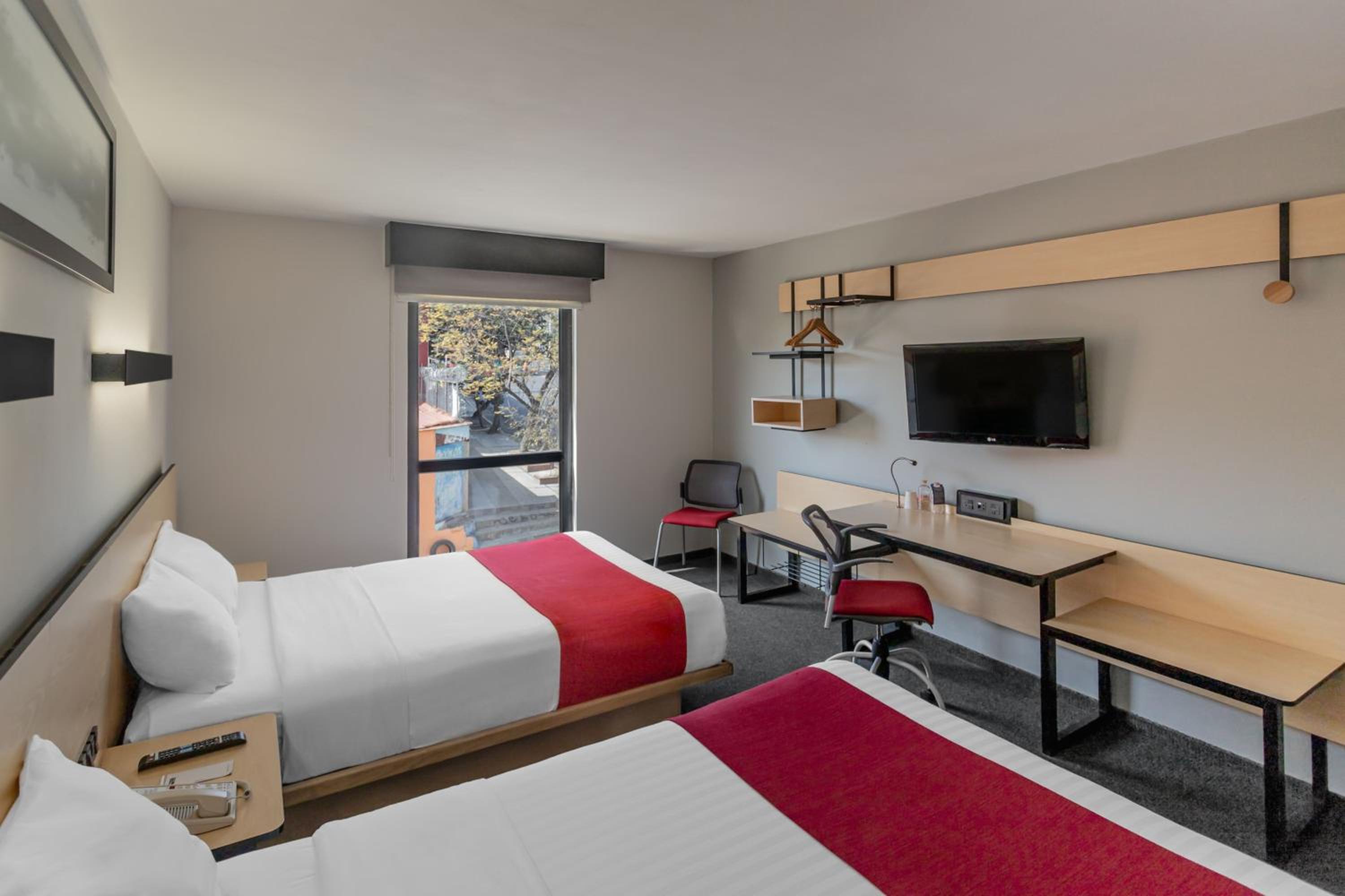 Available room thumbnail 5