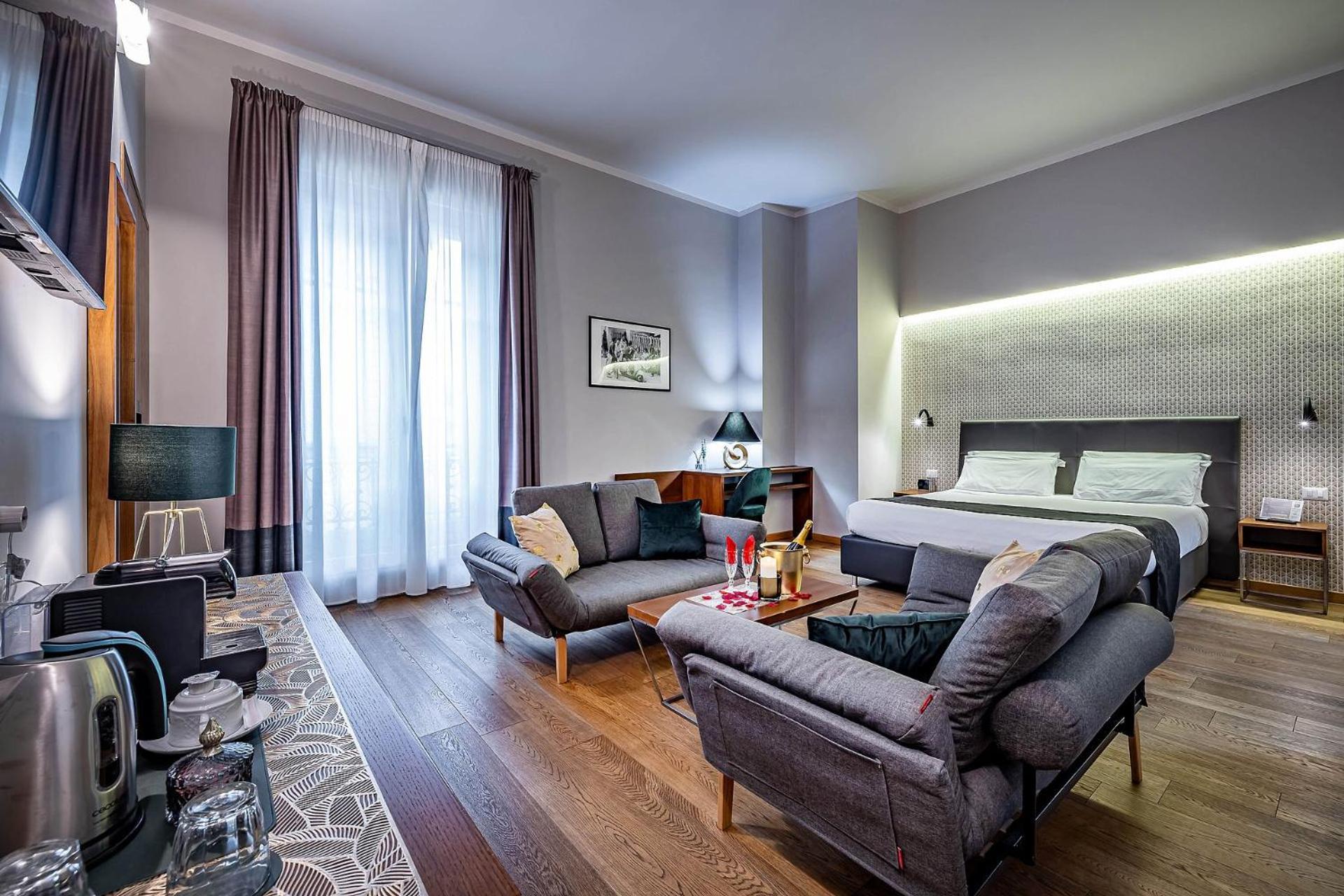 Suite with City View photo 2