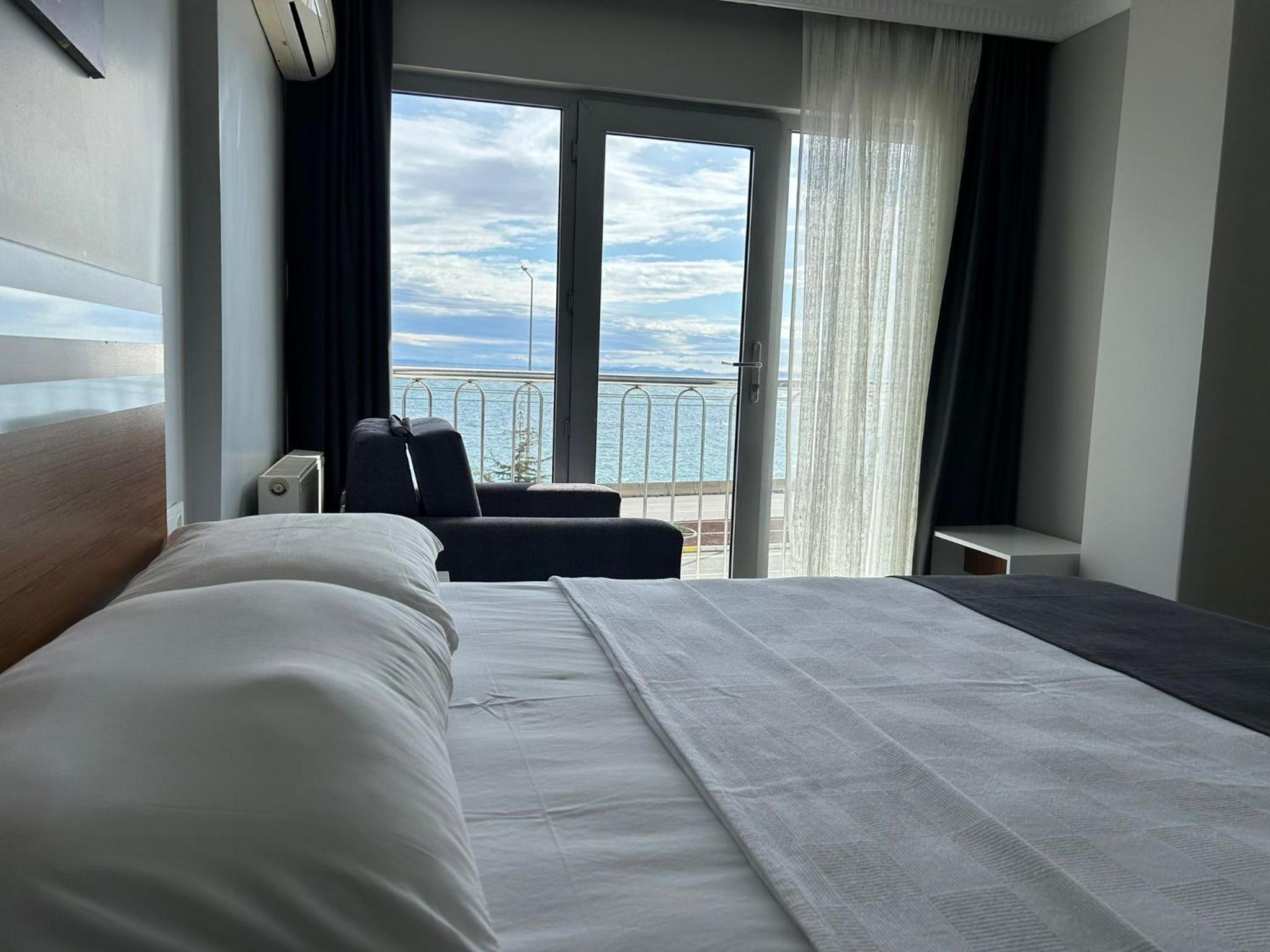 Twin Room With Sea View photo 3