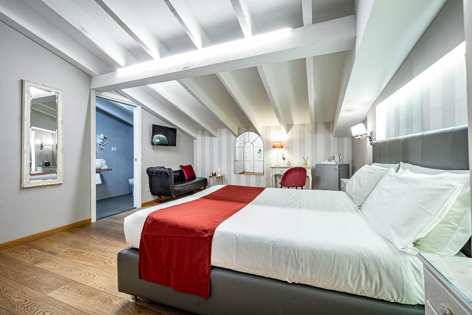 Double or Twin Room - Attic photo 1