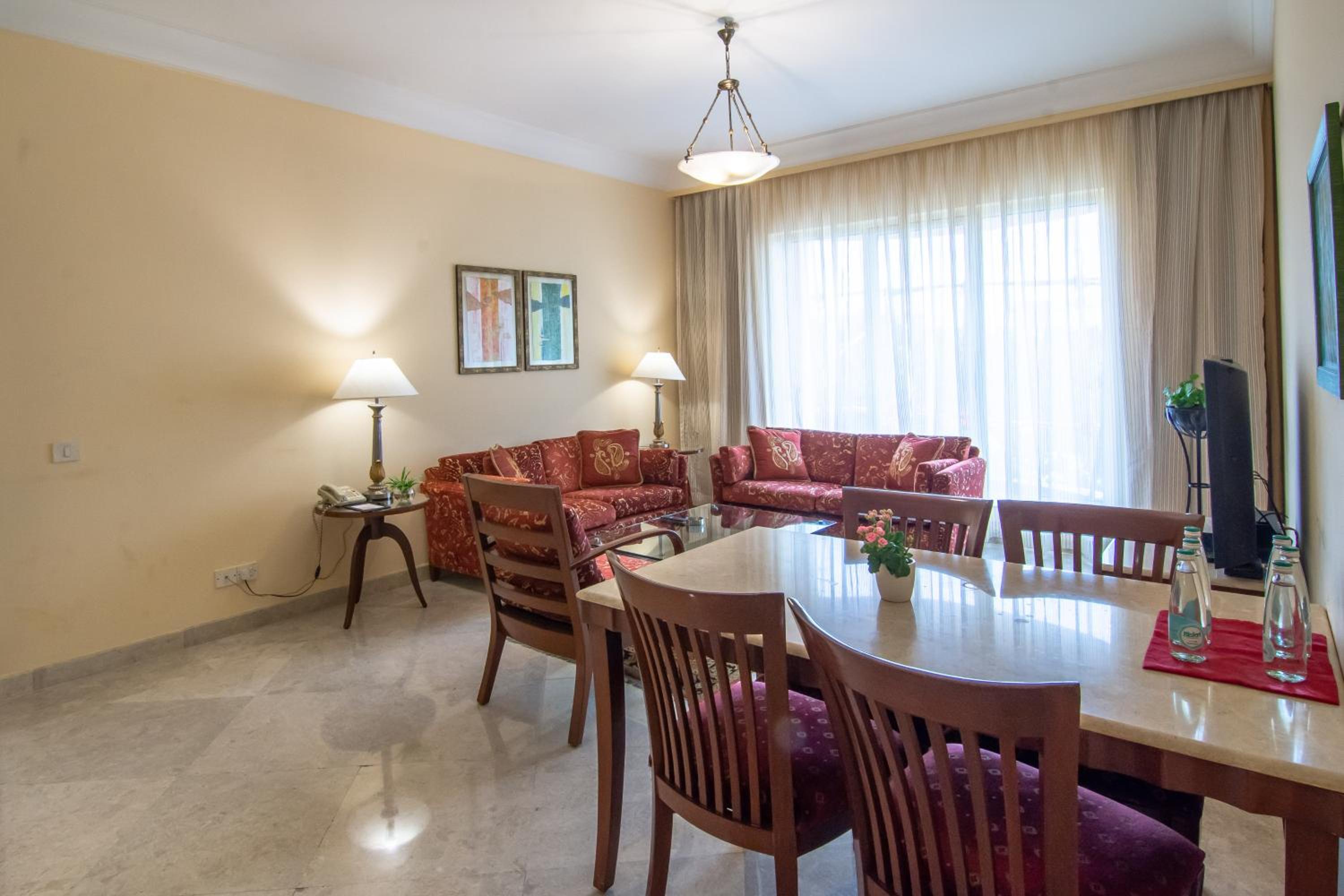 1 Bedroom Apartment with Complimentary One way Airport Transfers , 15% off on session on Spa and Enjoy Happy Hours with 1+1 offer on Beverages - Photo 3