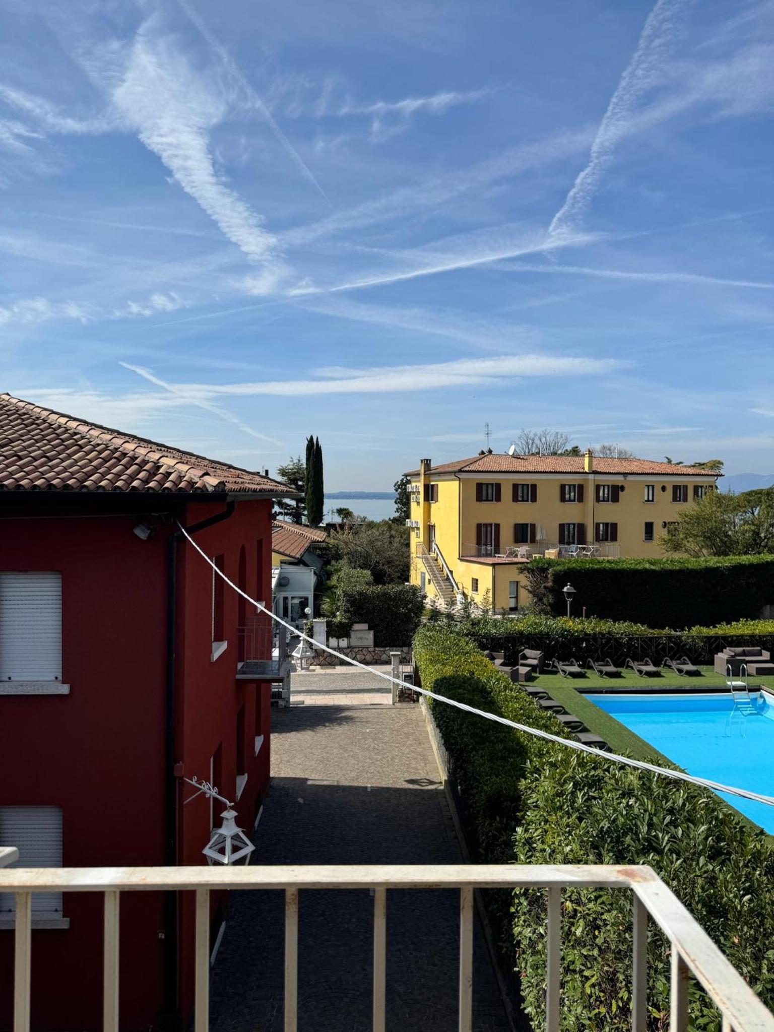 Deluxe Double Room with Balcony - Photo 15