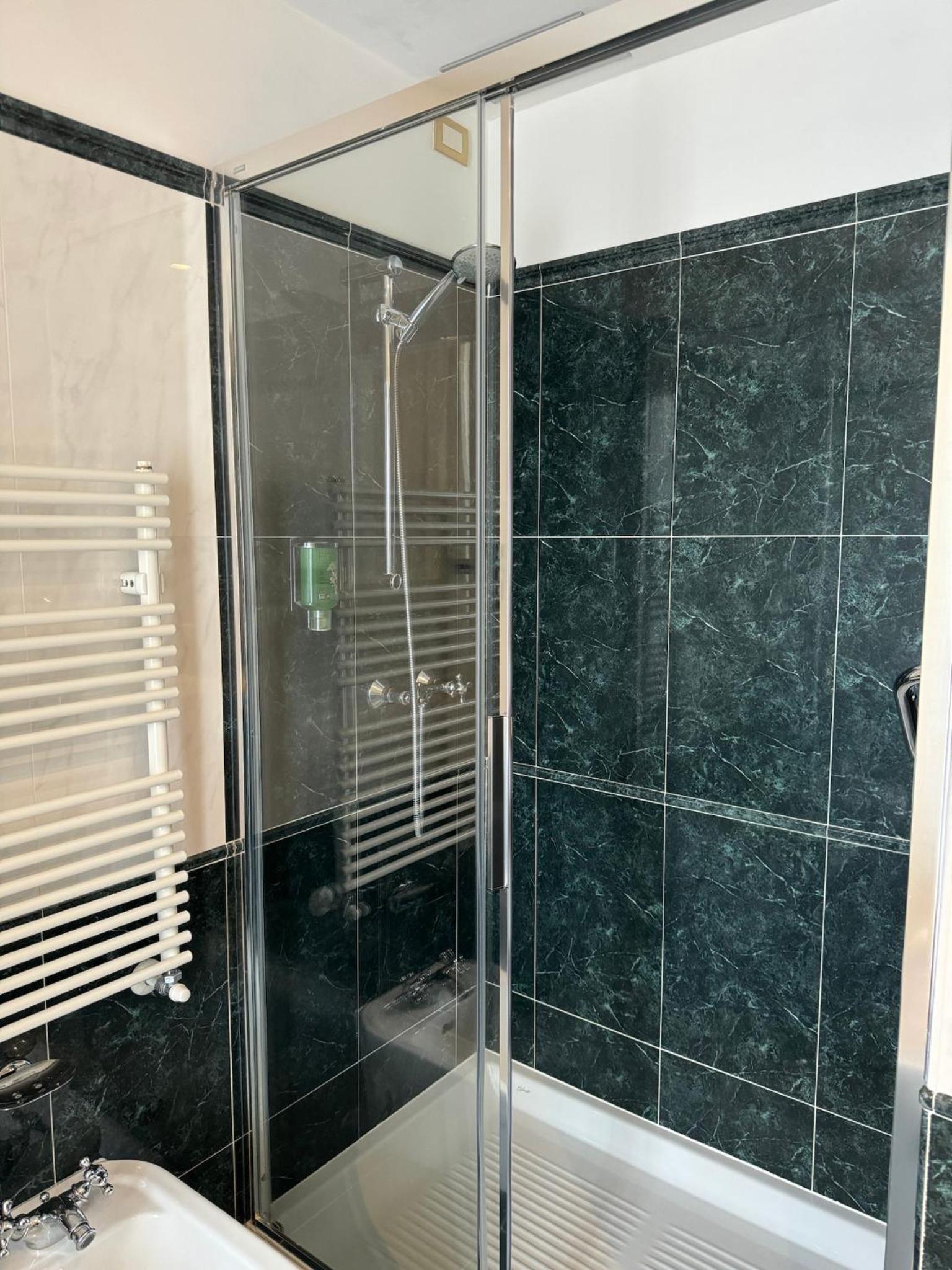 Deluxe Double Room with Balcony - Photo 19