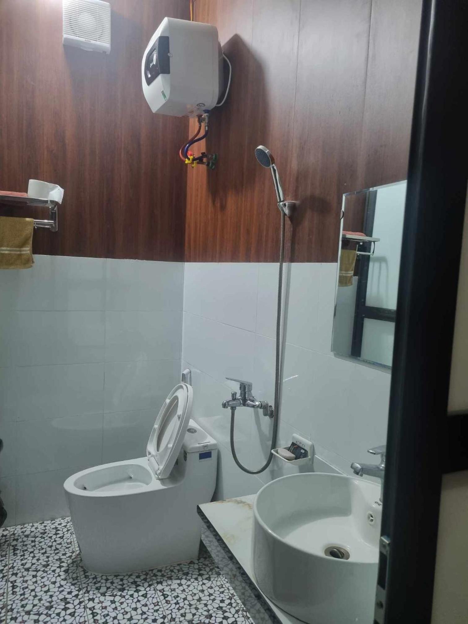 Single Room with Private Bathroom photo 2
