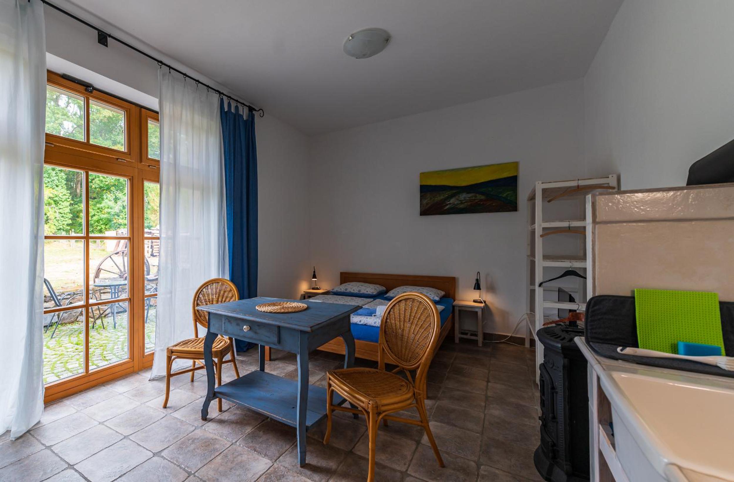 Apartment with Balcony photo 3