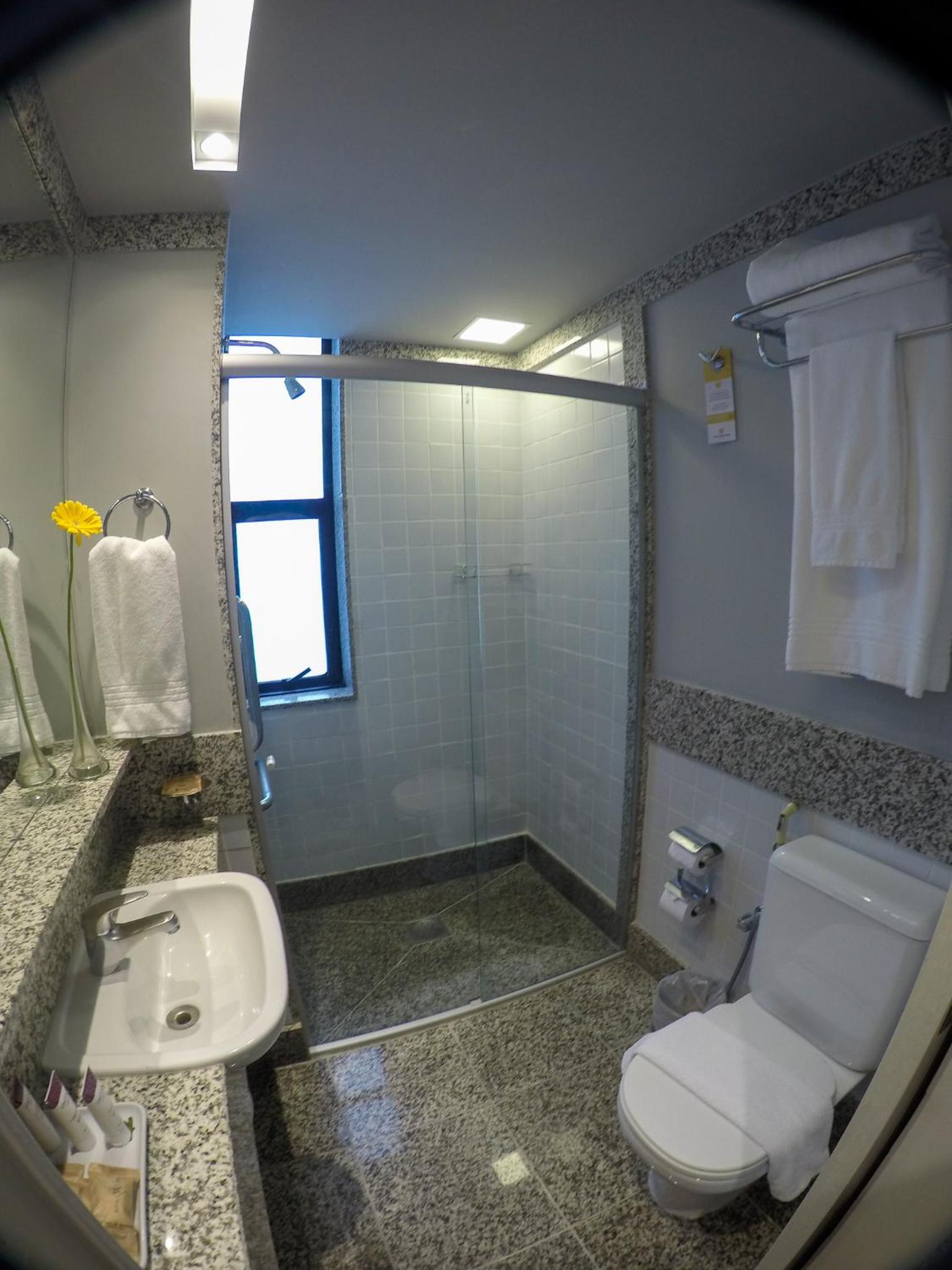 Standard Twin Room - Photo 11