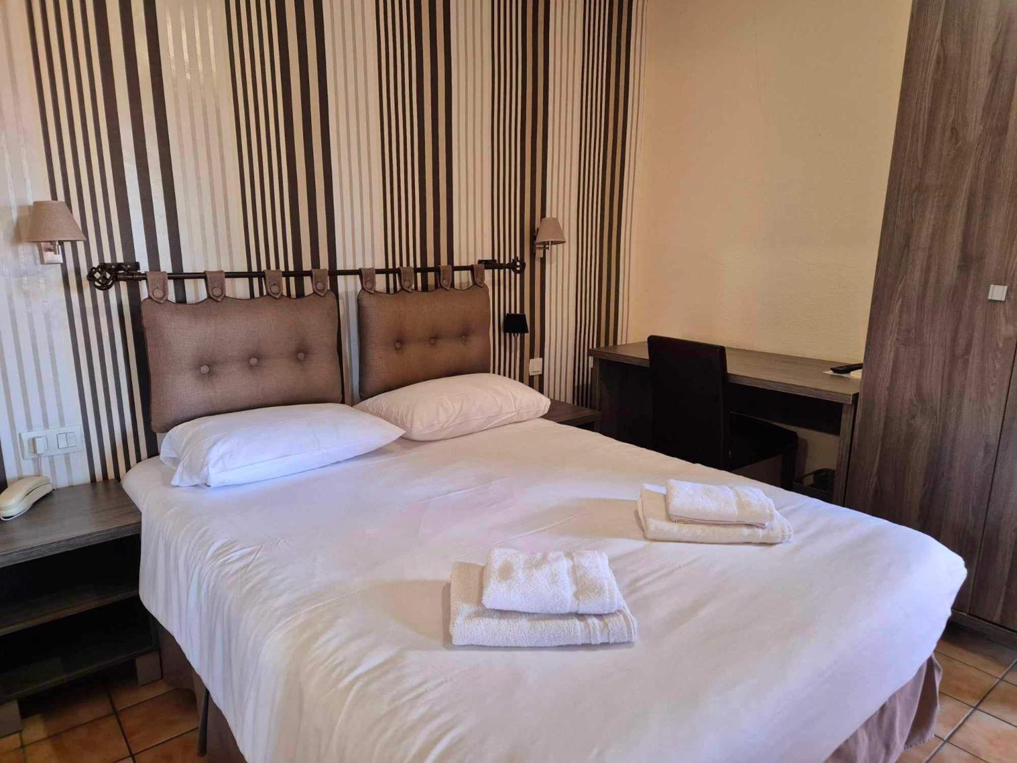 Standard Double Room - Photo 1