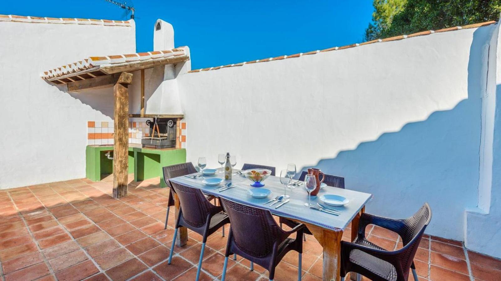 Villa photo 2