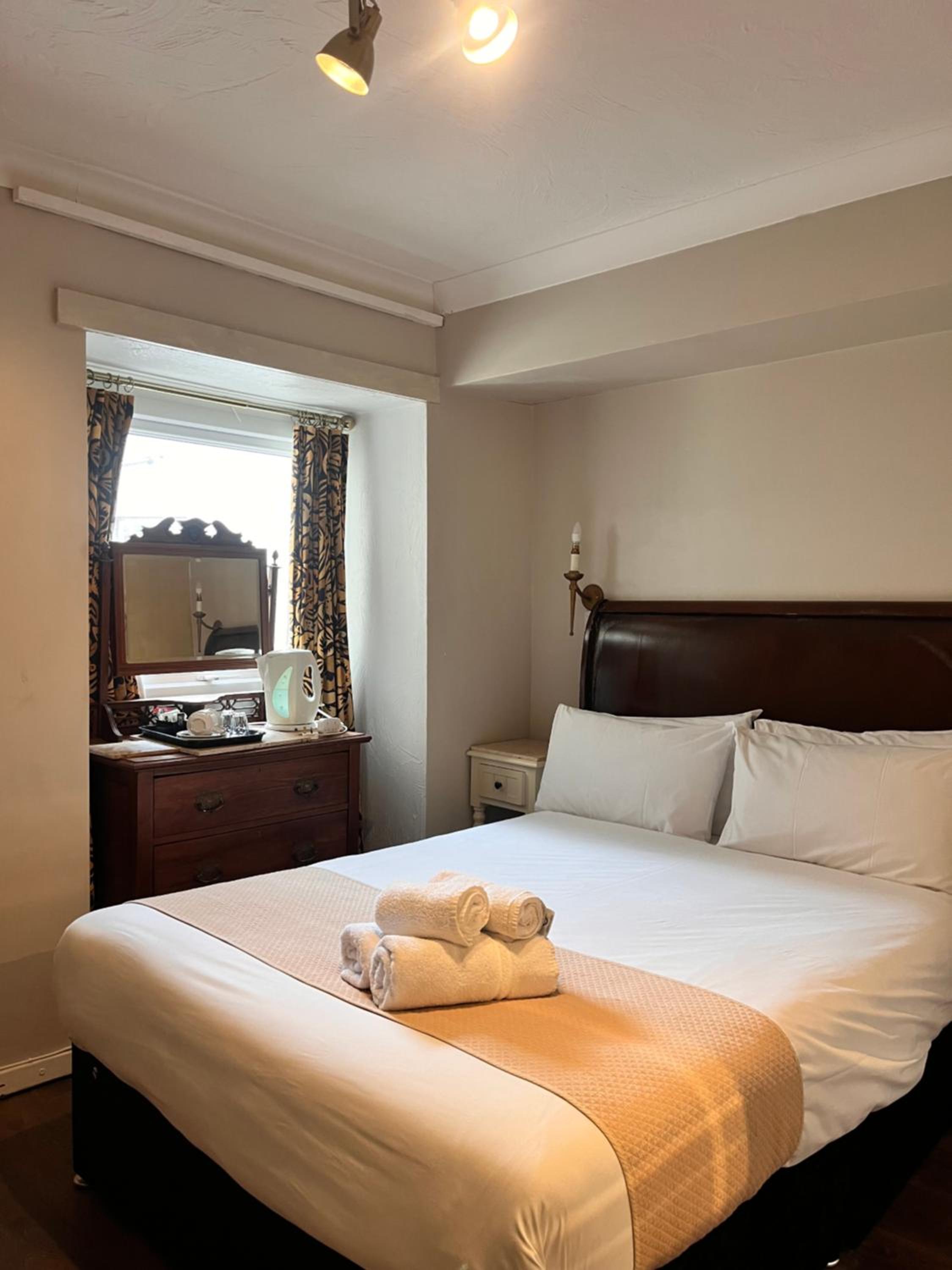 Budget Double Room - Photo 3