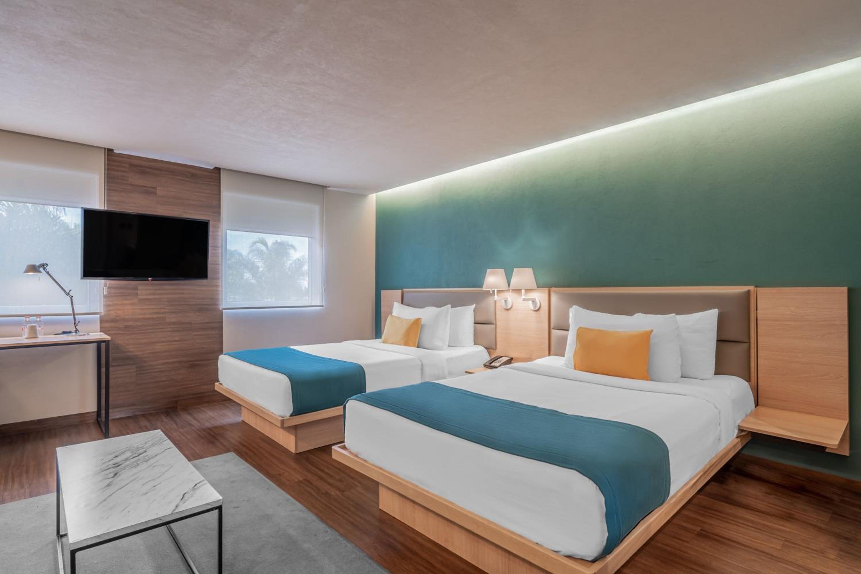 Double Suite with Two Double Beds and Sofa Bed - Photo 3