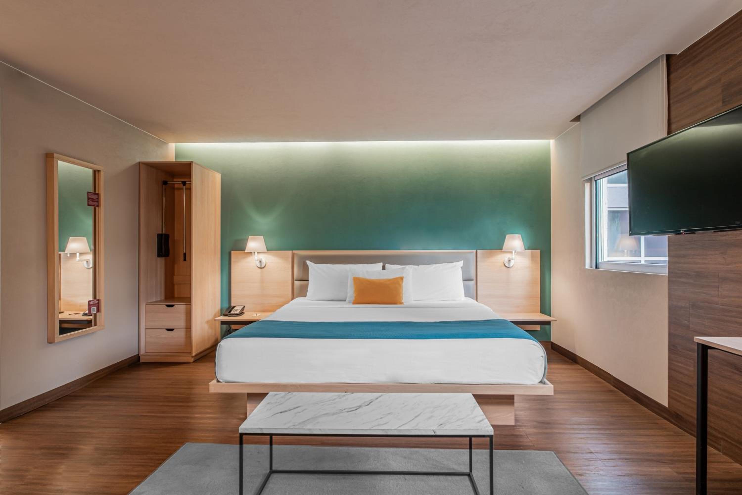 King Suite with Sofa Bed - Photo 4