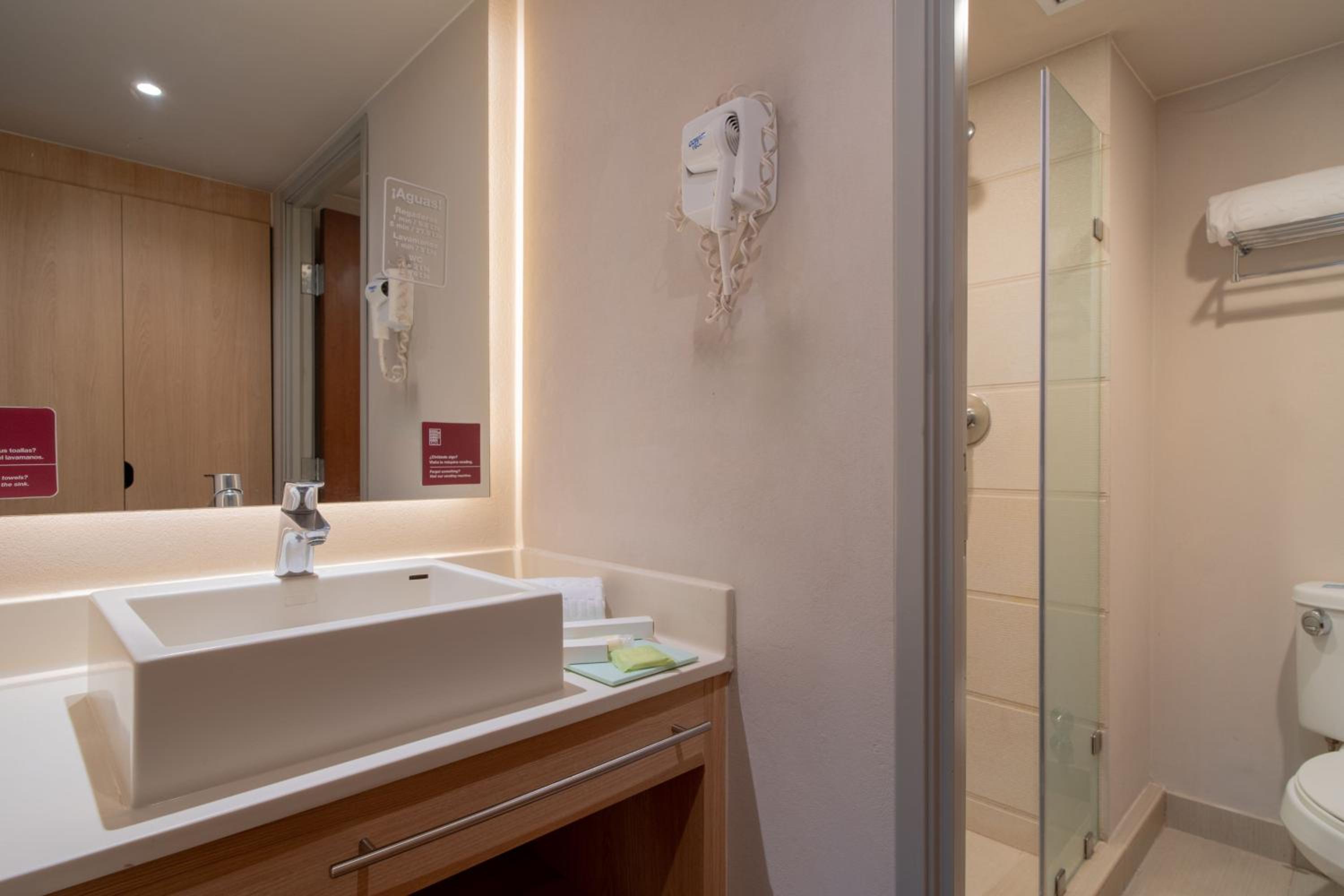 Double Suite with Two Double Beds and Sofa Bed - Photo 5