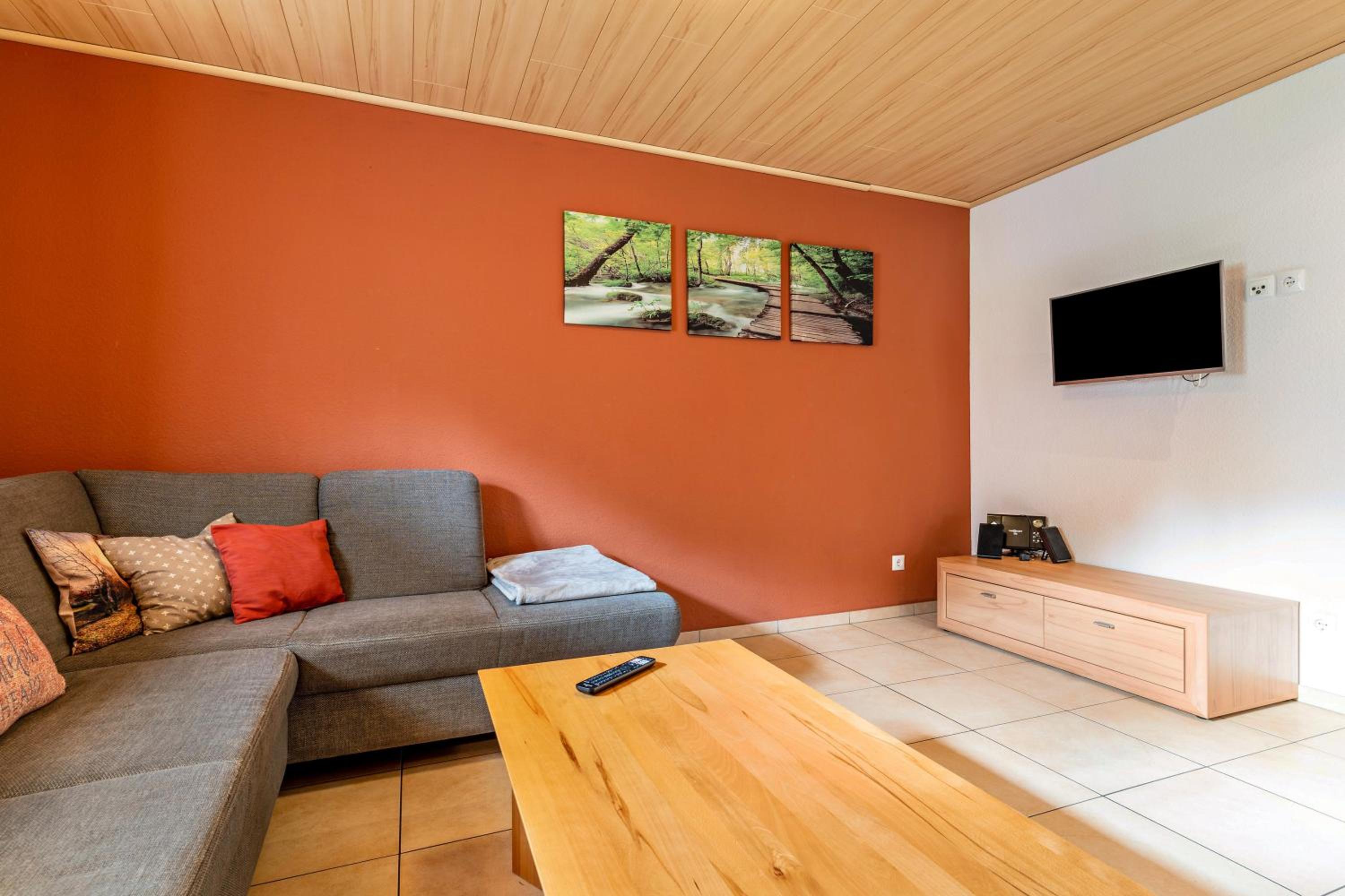Two-Bedroom Deluxe Apartment with Garden View photo 1