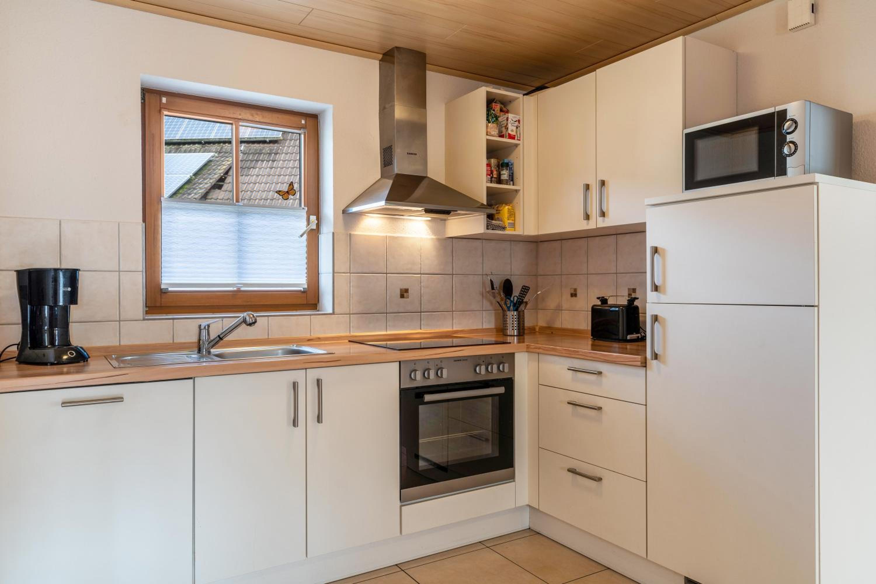 Two-Bedroom Deluxe Apartment with Garden View photo 2