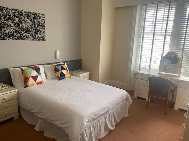 Standard Double Room - Photo 5
