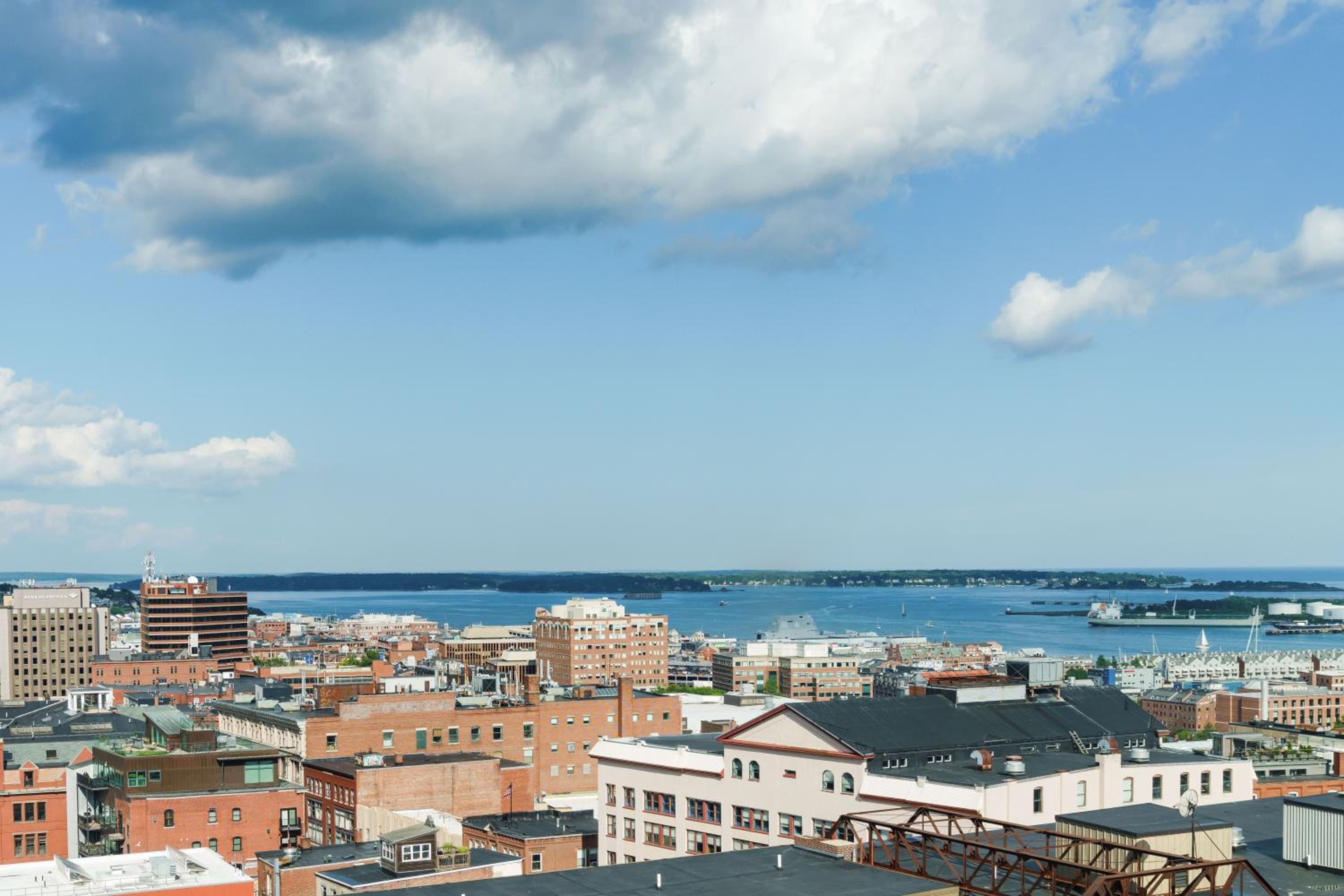 Premium Higher Floor, 1 King, Harbor view - Photo 5