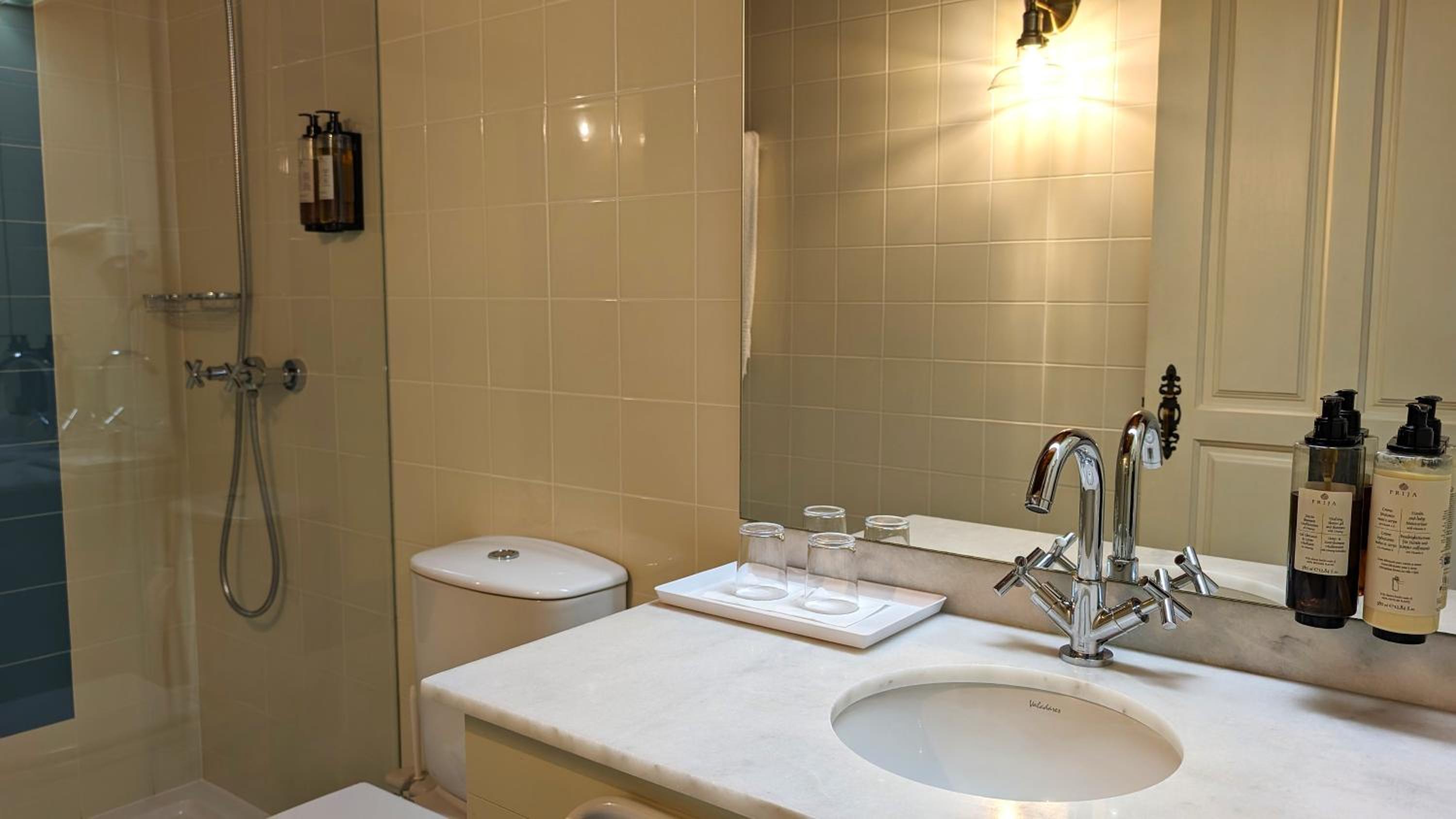 One-Bedroom Apartment with Balcony - Photo 7