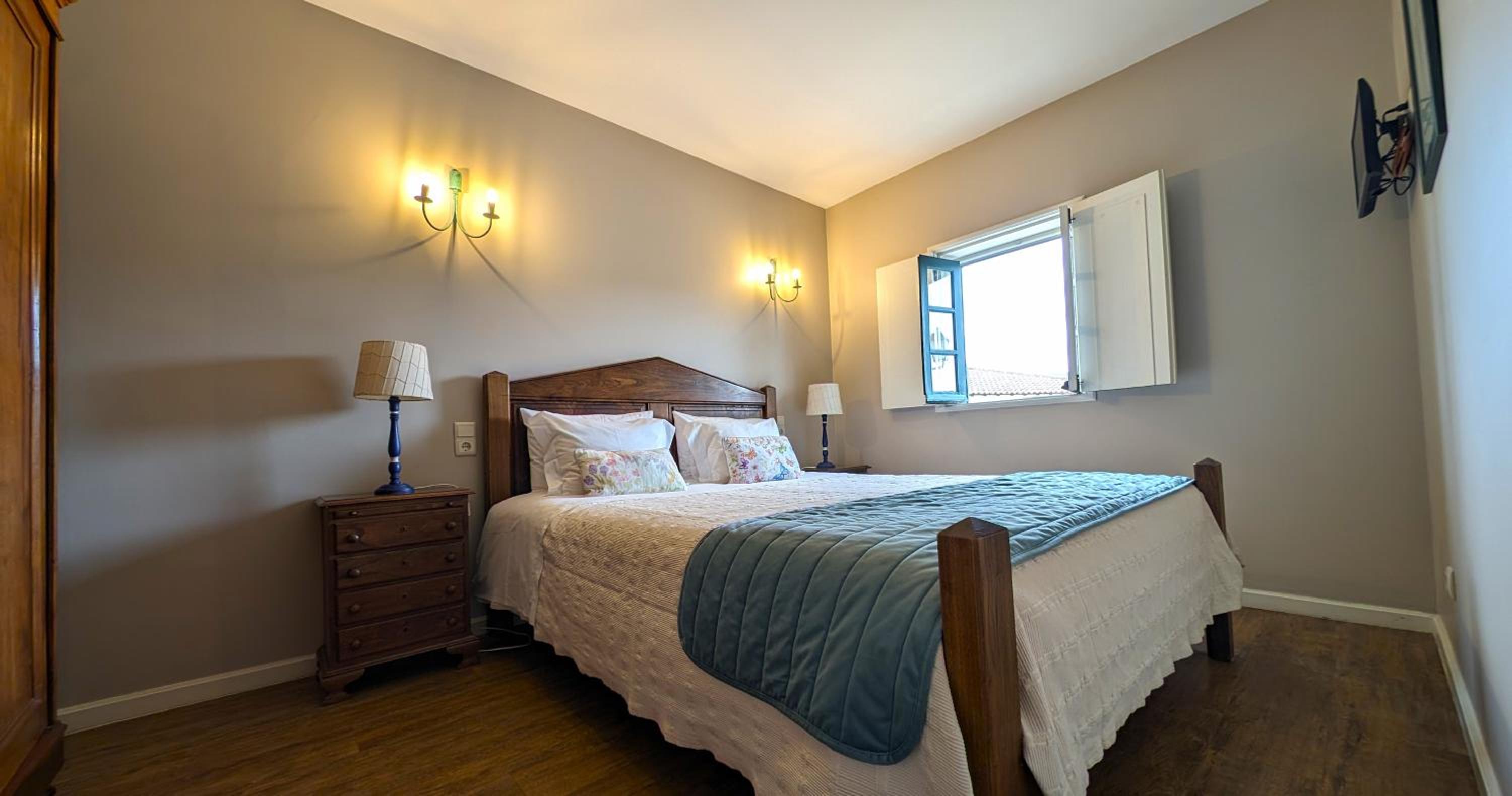 One-Bedroom House - Photo 1