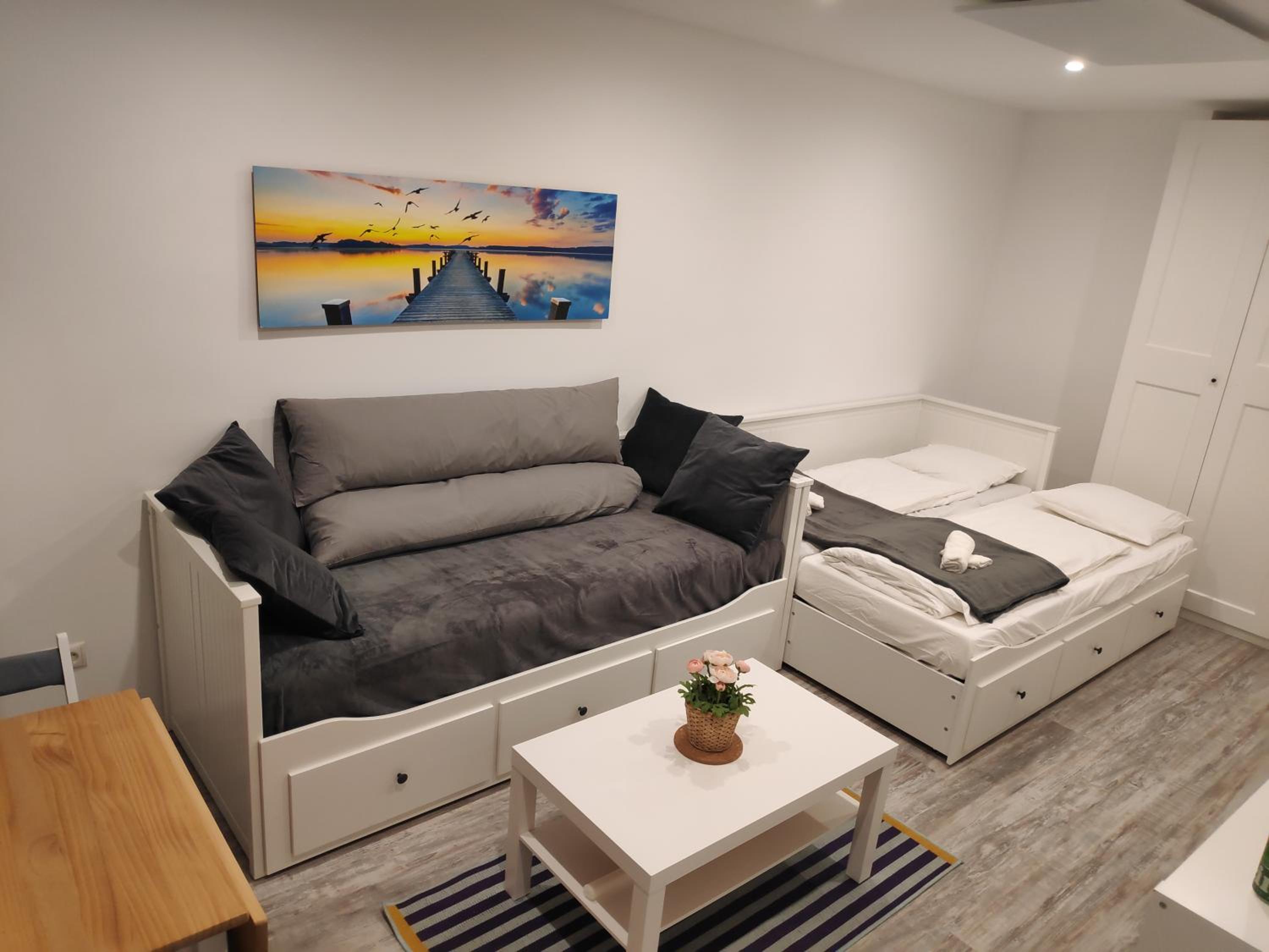 One-Bedroom Apartment photo 1
