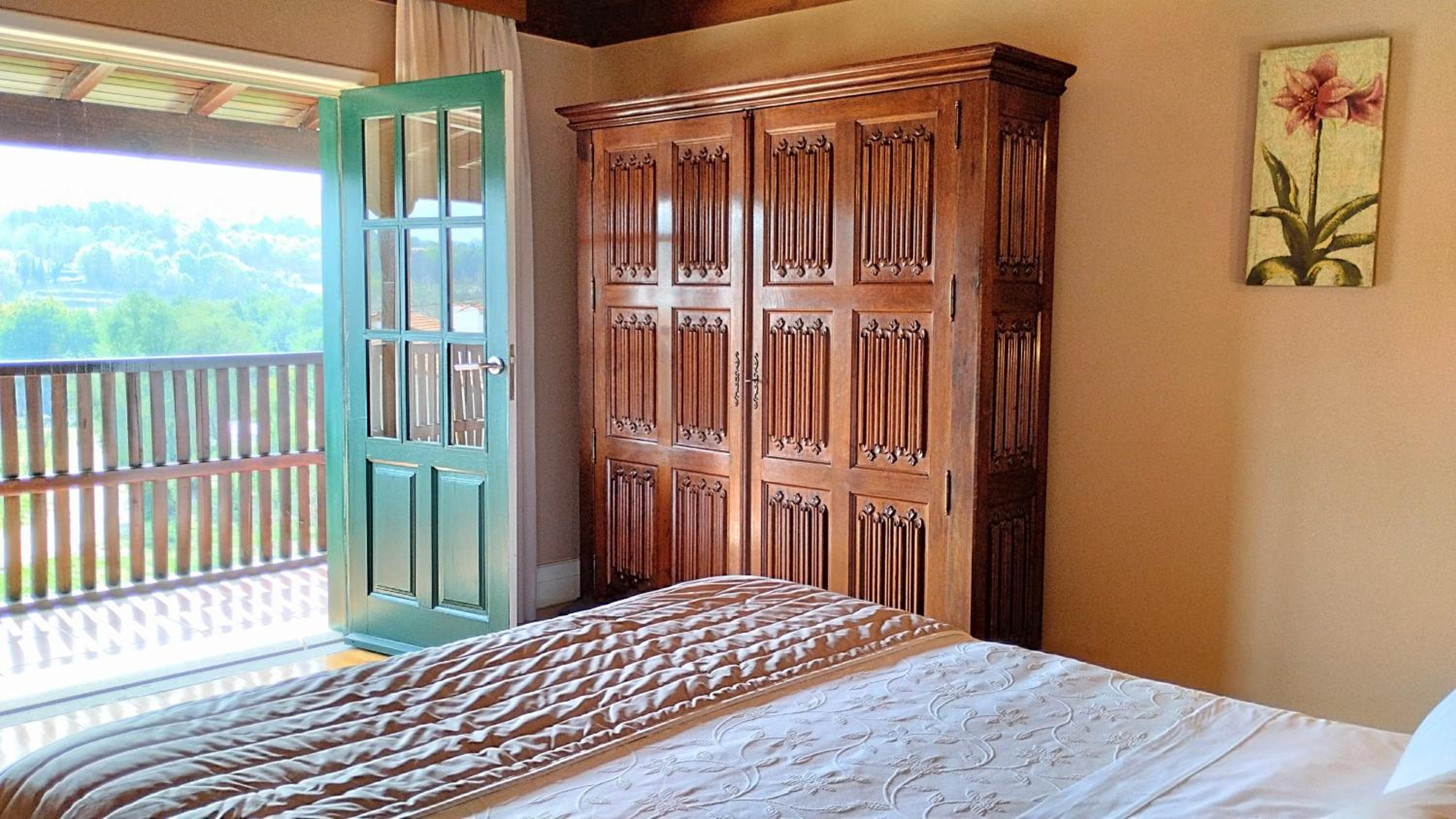 One-Bedroom Apartment with Balcony - Photo 4