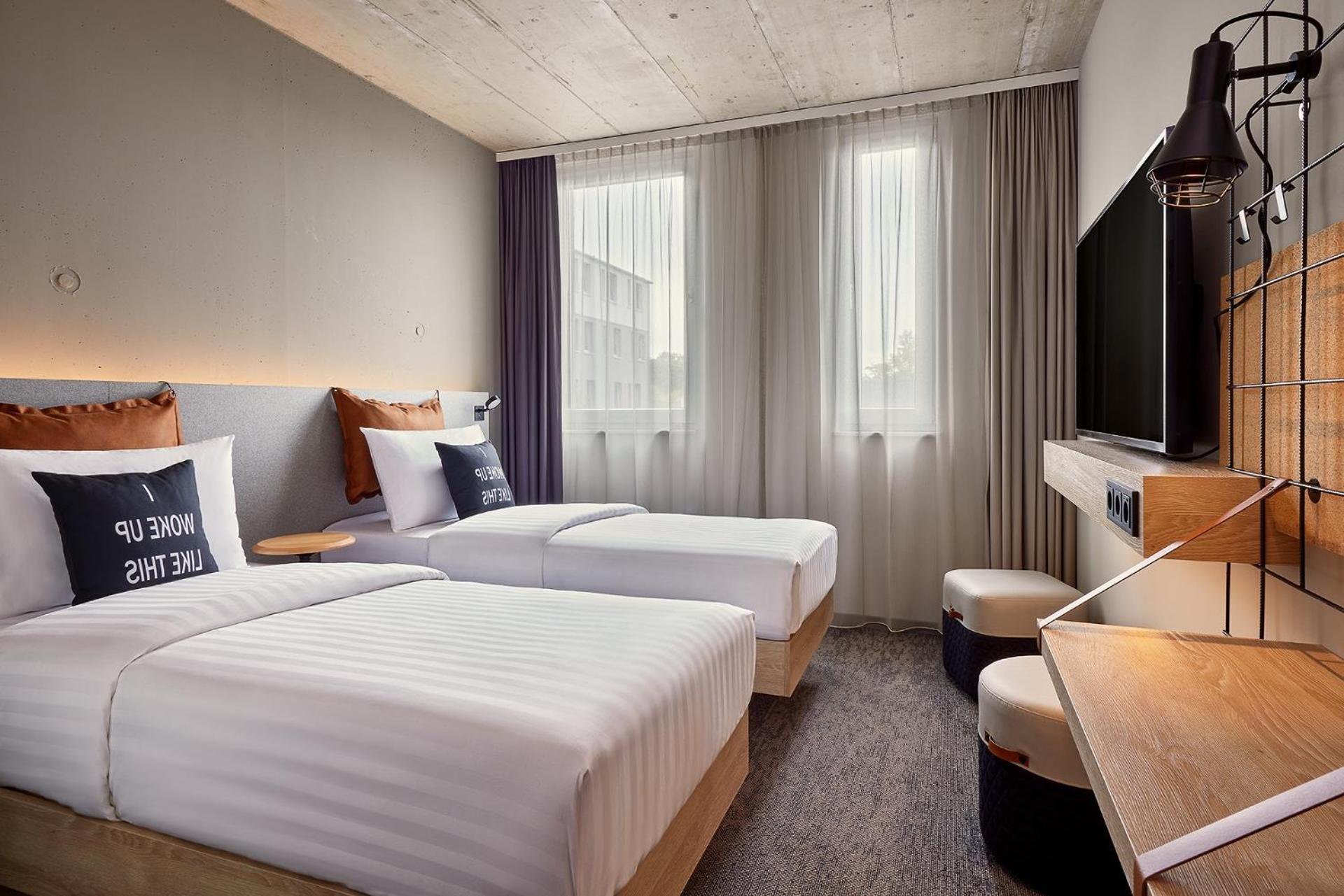 Moxy Twin Room