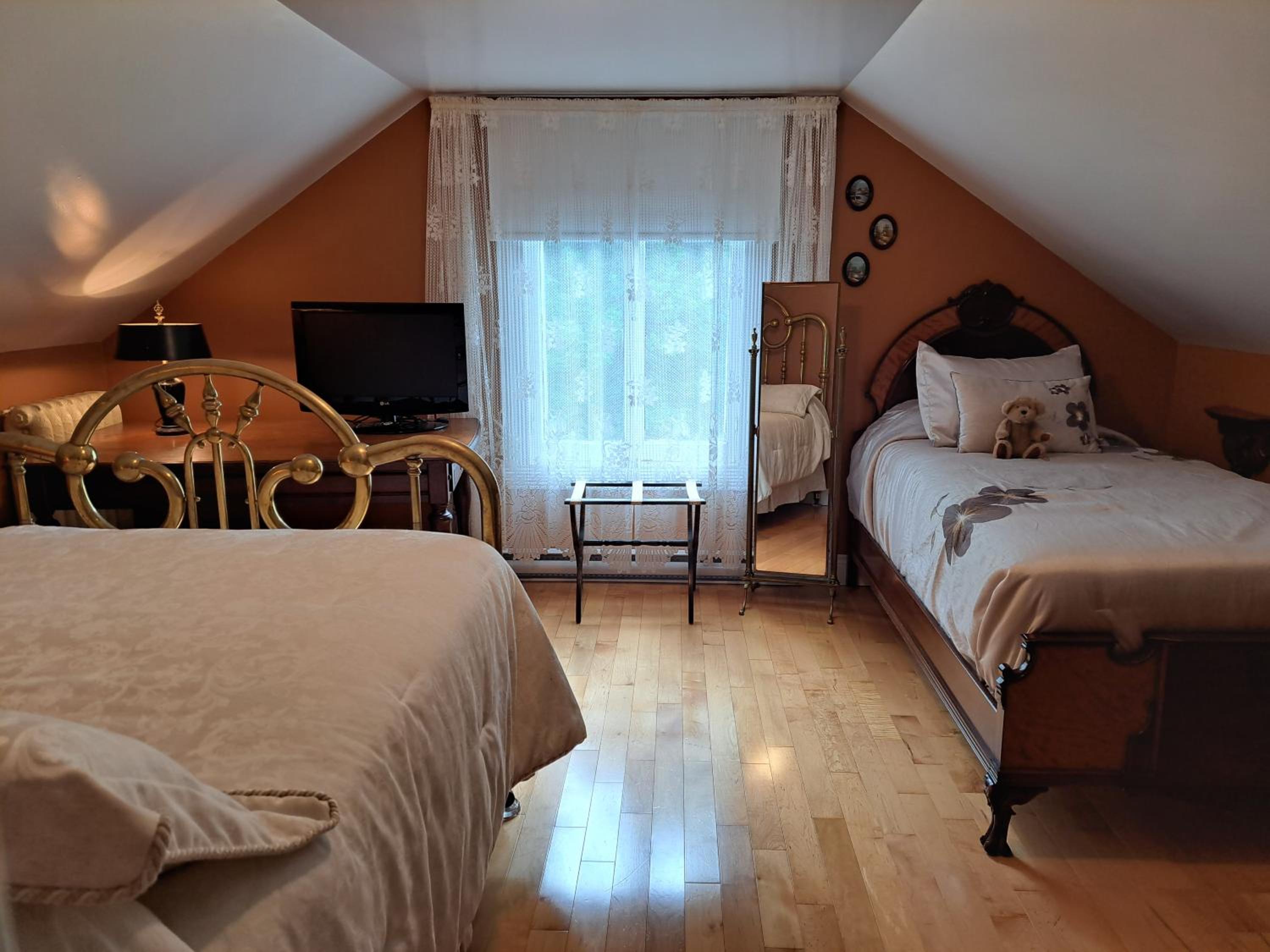 Double Room with Private External Bathroom photo 1