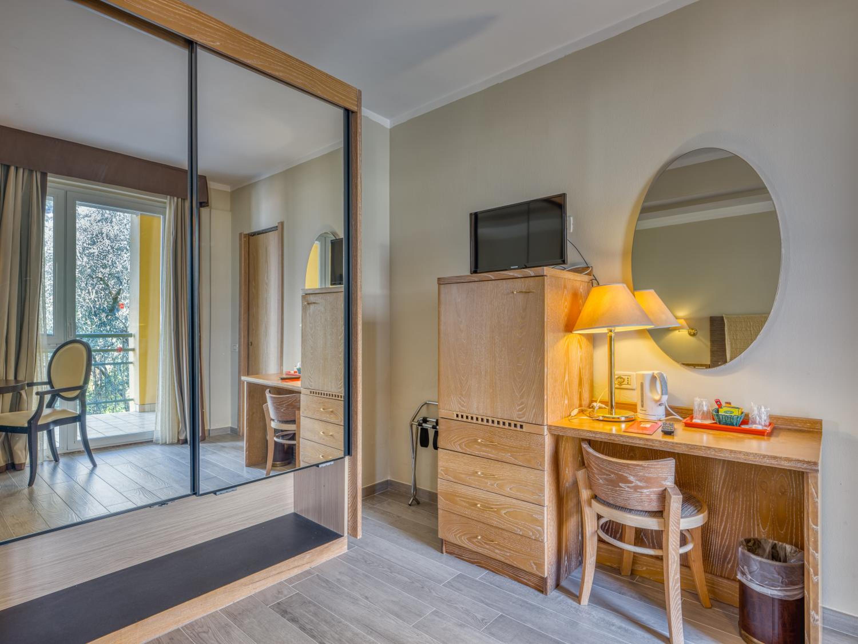 Superior Plus Double or Twin Room - Photo 10