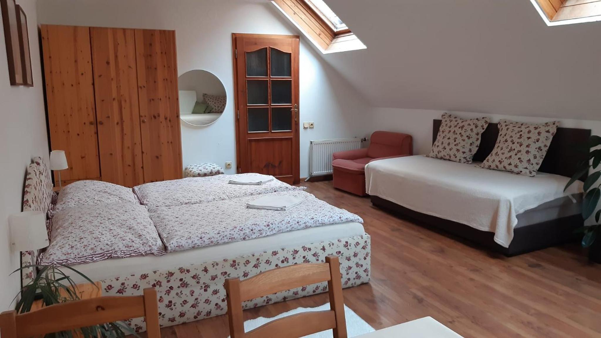 Double Room with Extra Bed photo 1